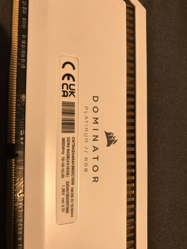 Corsair Dominator Platinum 64 gb (4 x 16 gb) ddr4 3600mhz white