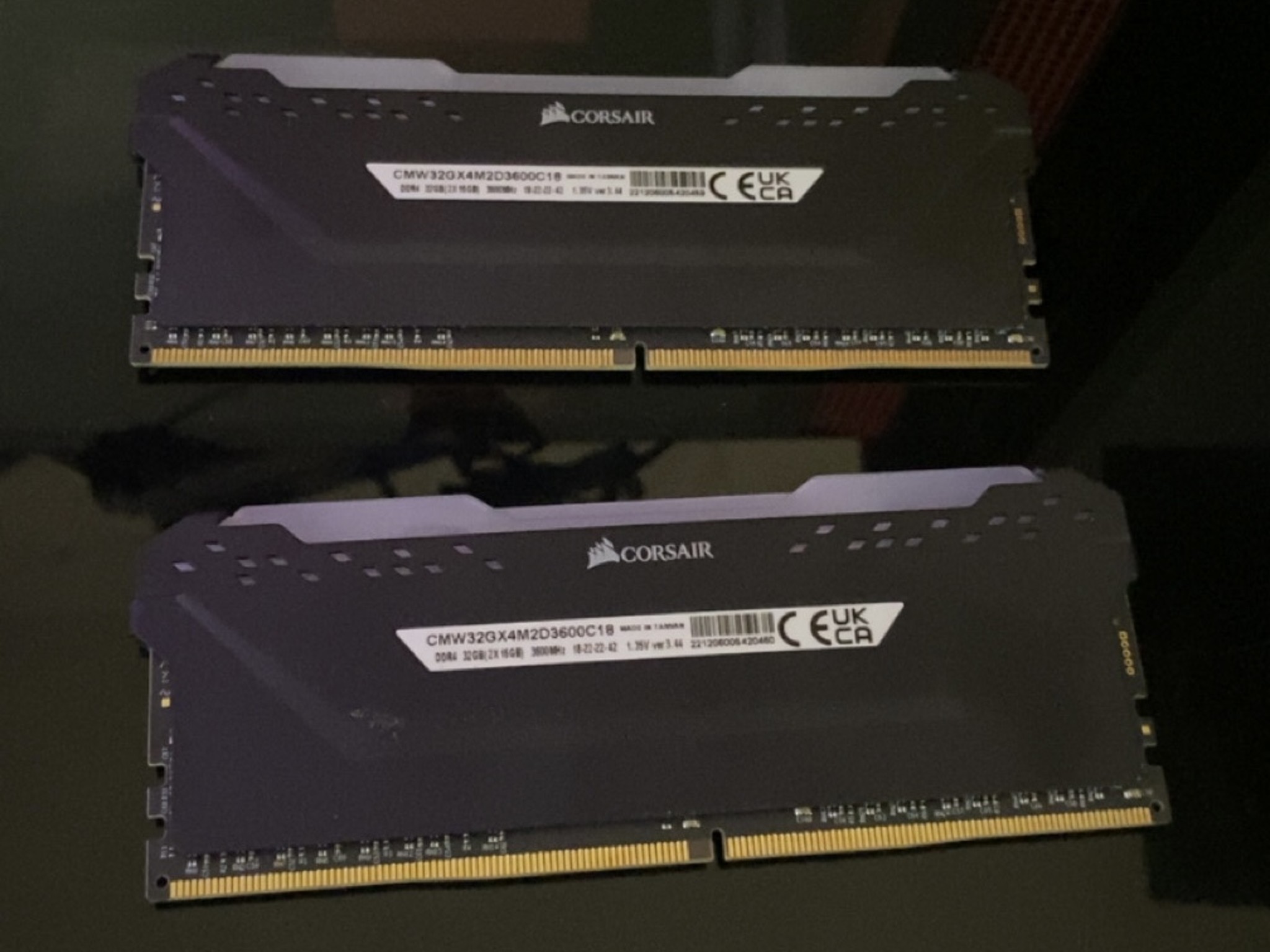 (32gb) Corsair Vengeance PRO RGB