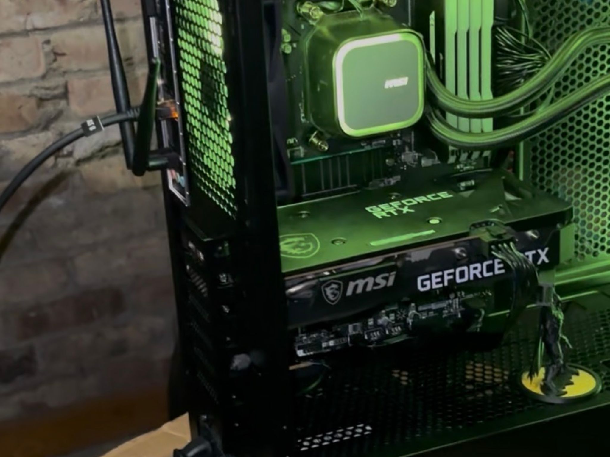 itle: Gaming PC – Ryzen 5 5600X | RTX 3060 | 32GB RGB | 1TB SSD  Description: Clean MSI gaming PC