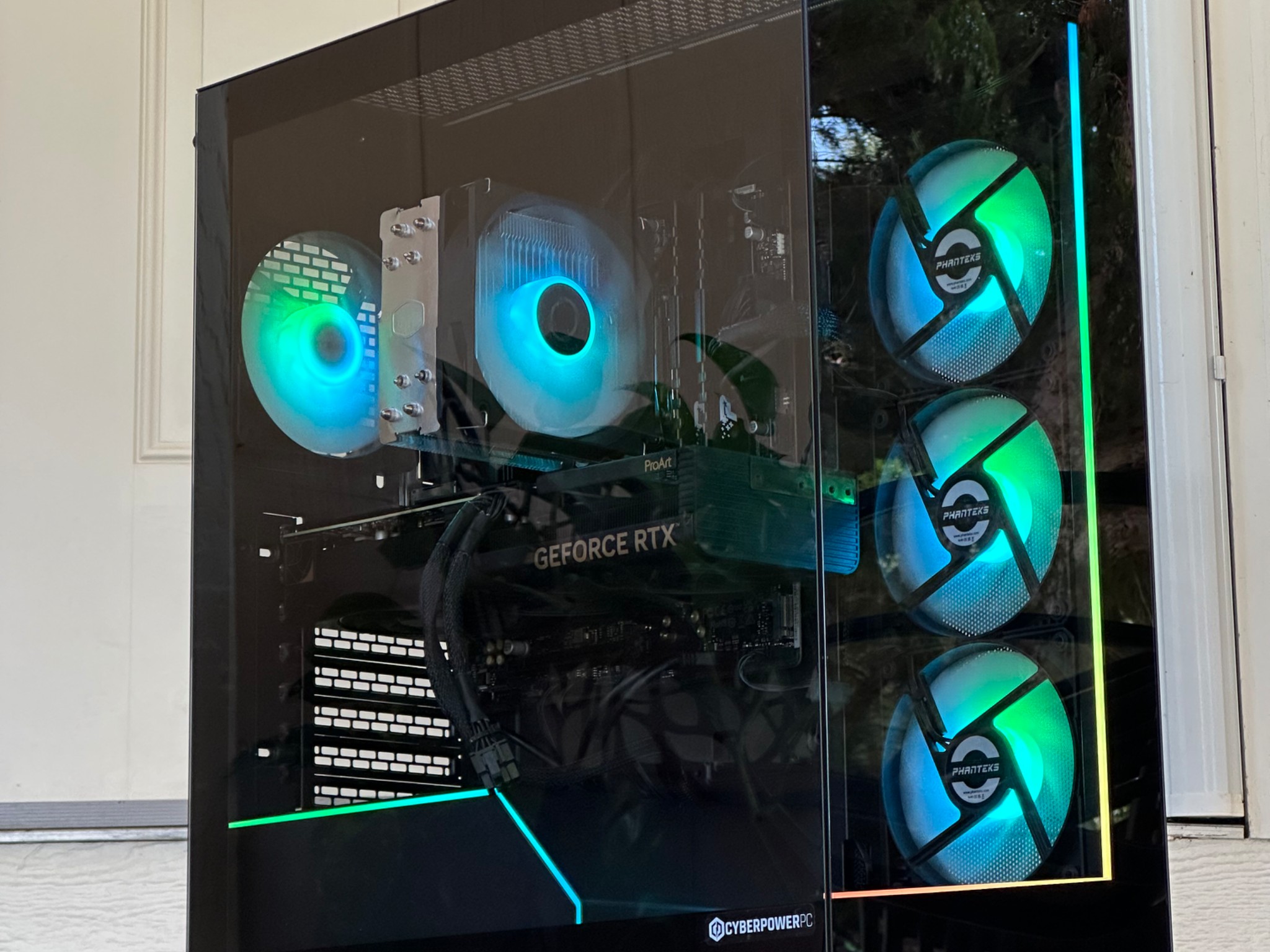 Ryzen 7 7700 / RTX 4060 Ti 16GB / 32GB DDR5 / 2TB MSI Nvme ssd / Windows 11