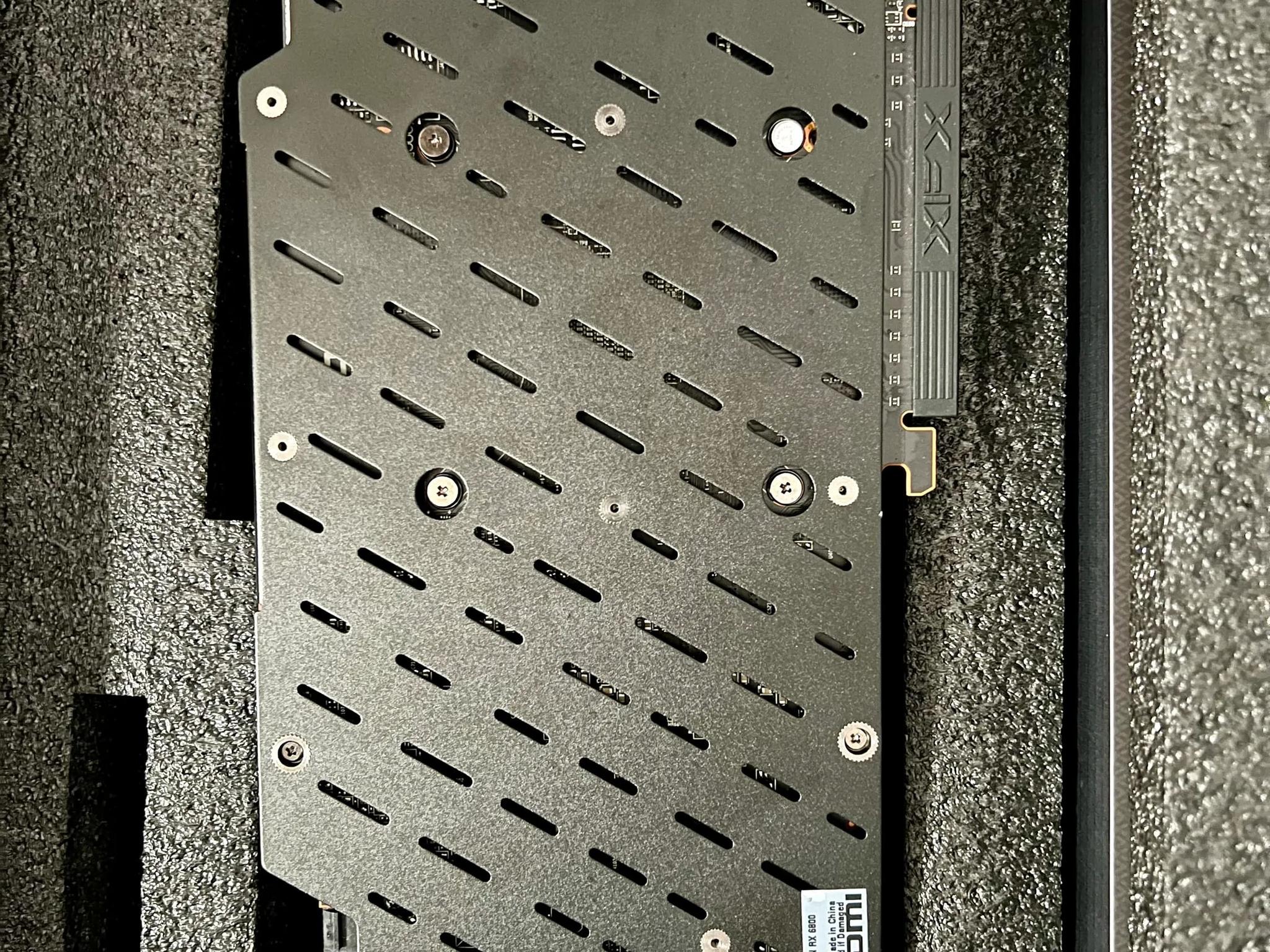 SUPER CLEAN XFX SWFT 319 RX 6800