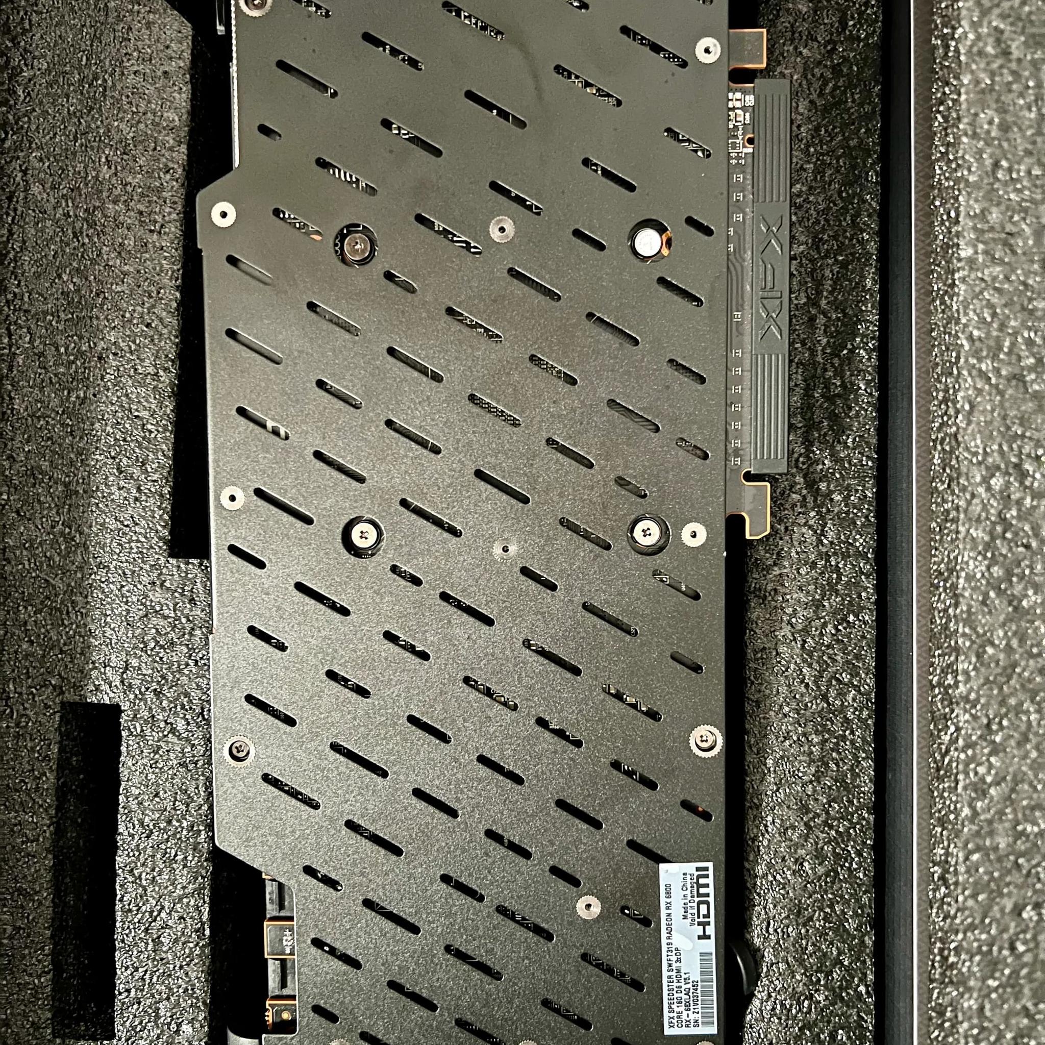 SUPER CLEAN XFX SWFT 319 RX 6800