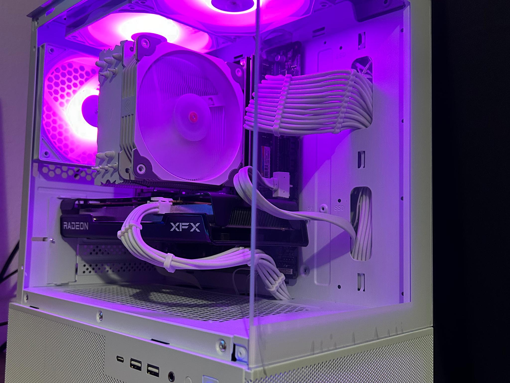 White 1080p Beast gaming pc