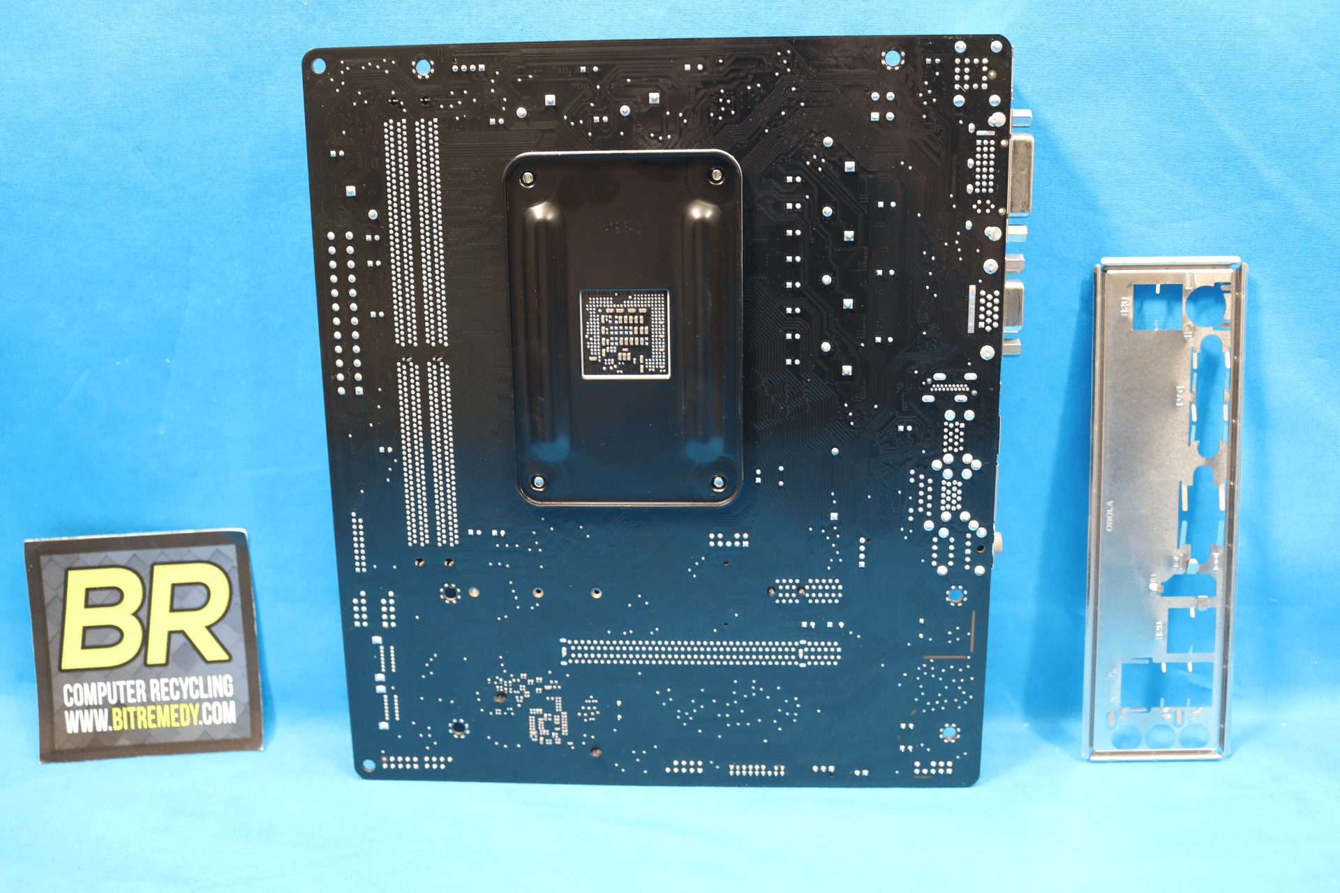 *Newest BIOS Version* ASRock A320M-HDV R4.0 AMD Socket AM4 MicroATX DDR4 Desktop Motherboard & I/O