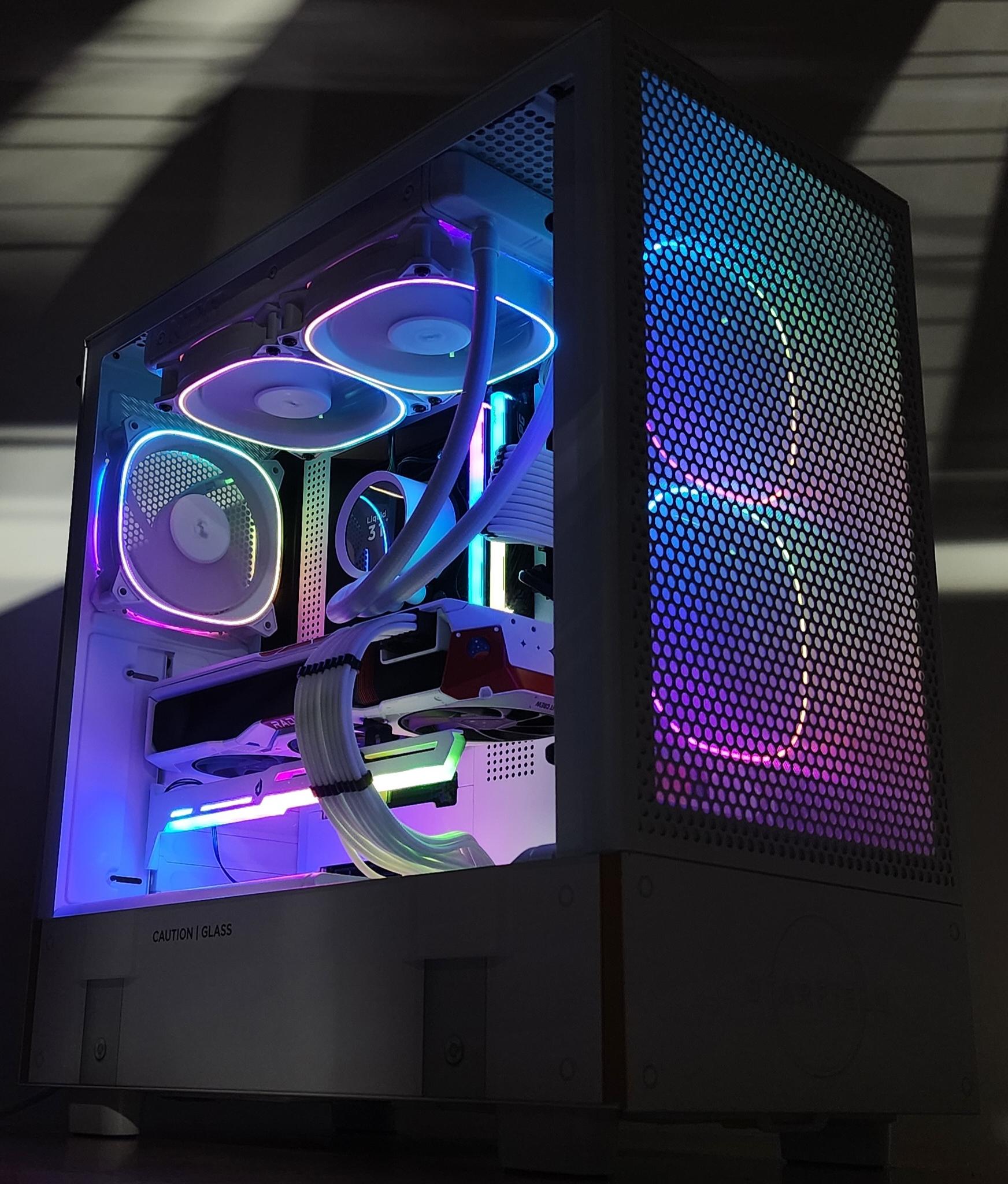 Gaming PC Ryzen 7 7800X3D 32GB RAM 2TB SSD RX 7900 XTX 24GB Windows 11 Computer