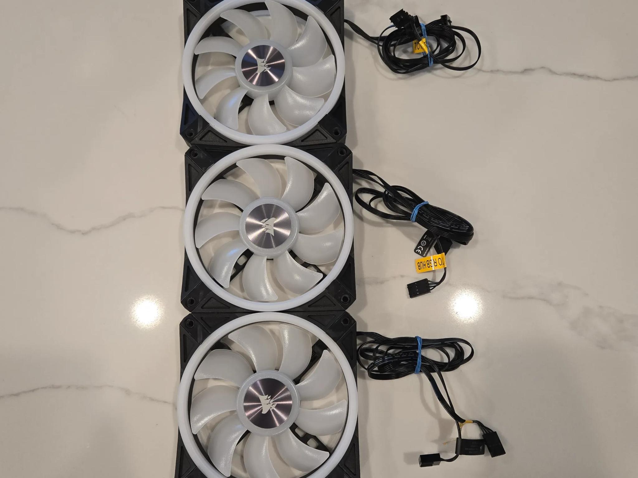 Corsair iCUE QL120 120 mm Fans (3-Pack)