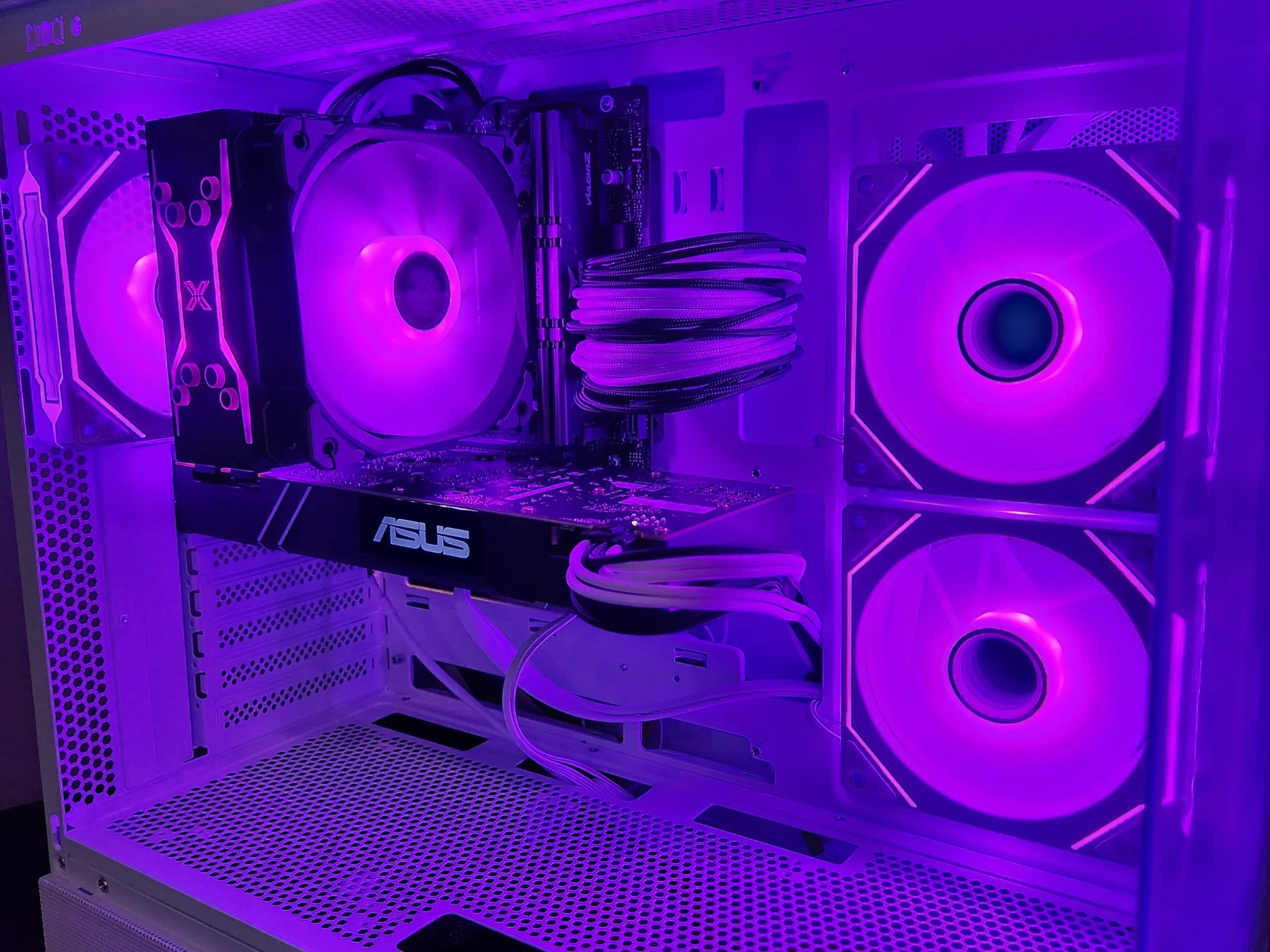 Custom Gaming PC | i5 9400F + GTX 1070 | 16GB DDR4, 512GB NVMe SSD, Windows 10 Preinstalled