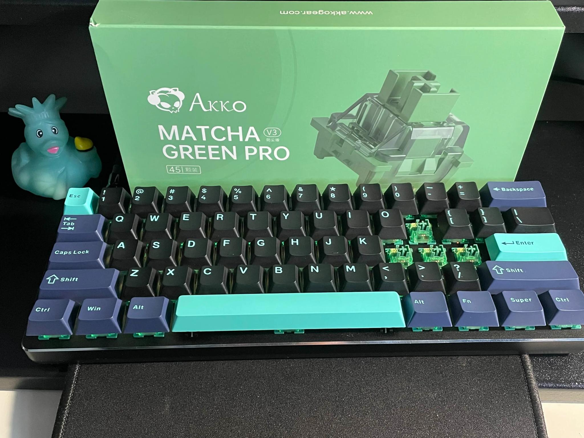 Custom GMMK "Sea" Mechanical Keyboard. Linear. Tape, Foam and O-ring mod.