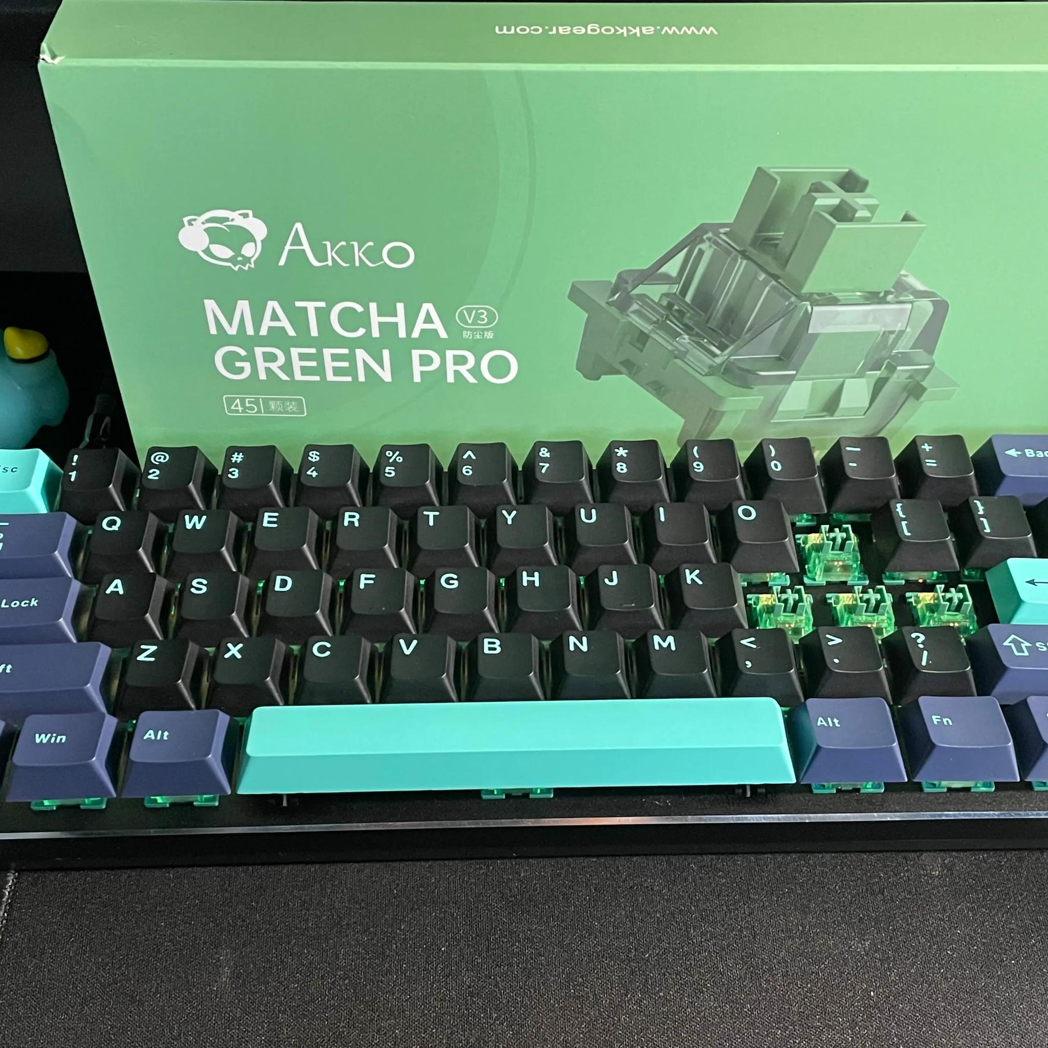 Custom GMMK "Sea" Mechanical Keyboard. Linear. Tape, Foam and O-ring mod.