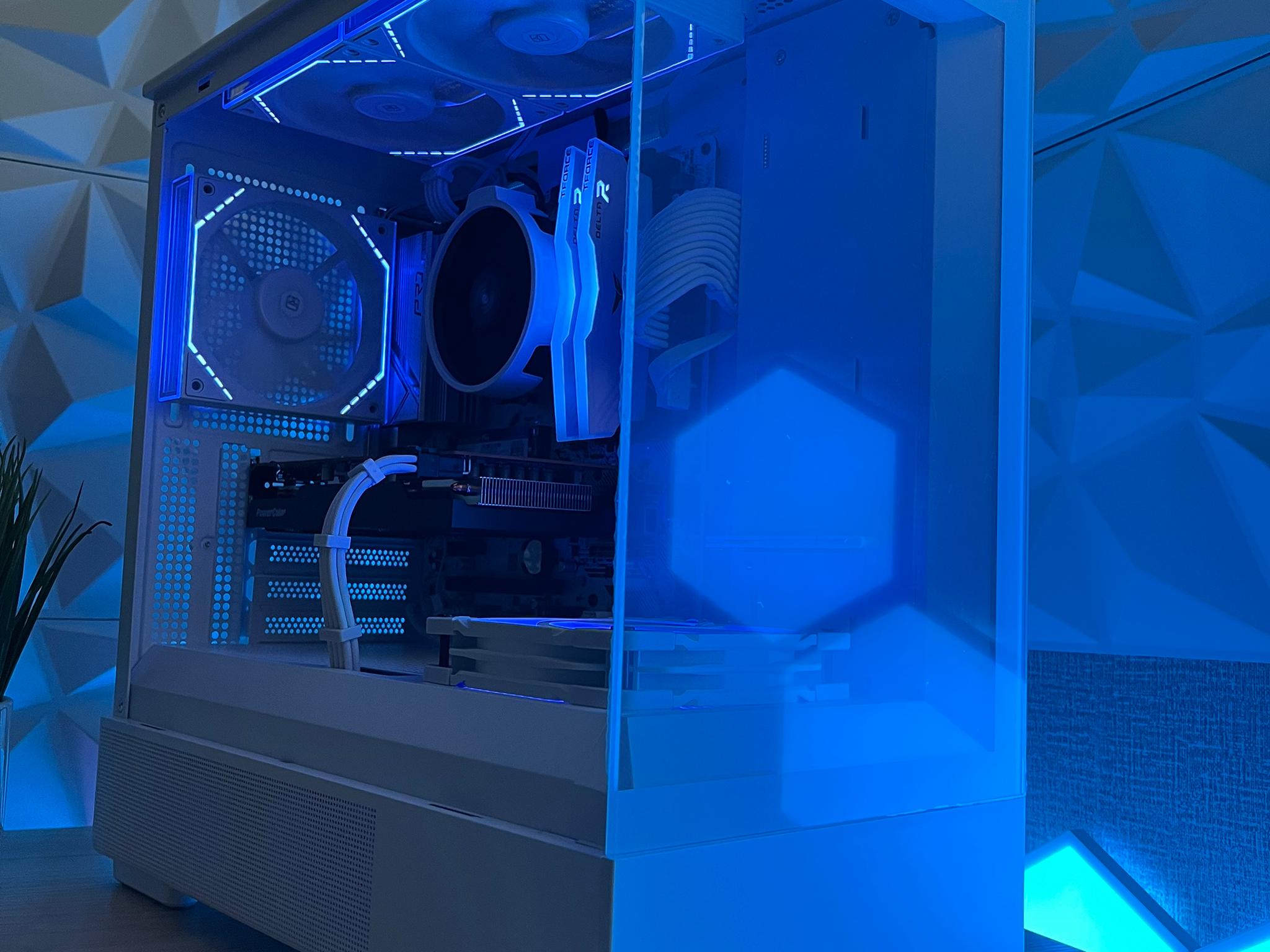 CUSTOM WHITE PC | RYZEN 5 5500 | RX 6600XT | RAM DDR4 16GB | WIN 11 PRO | PURE PERFORMANCE