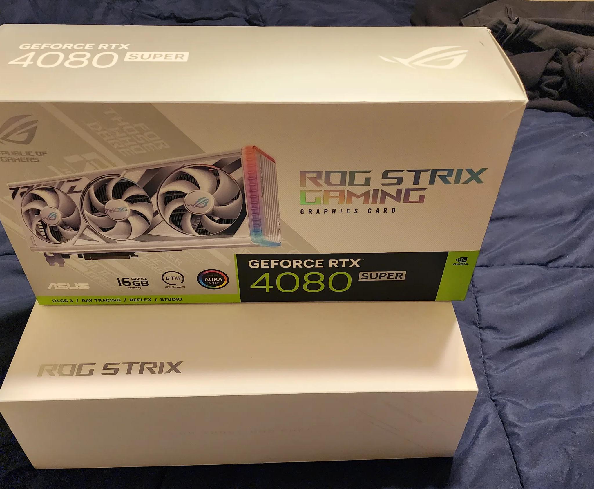 ASUS ROG Strix GeForce RTX 4080 SUPER White Edition