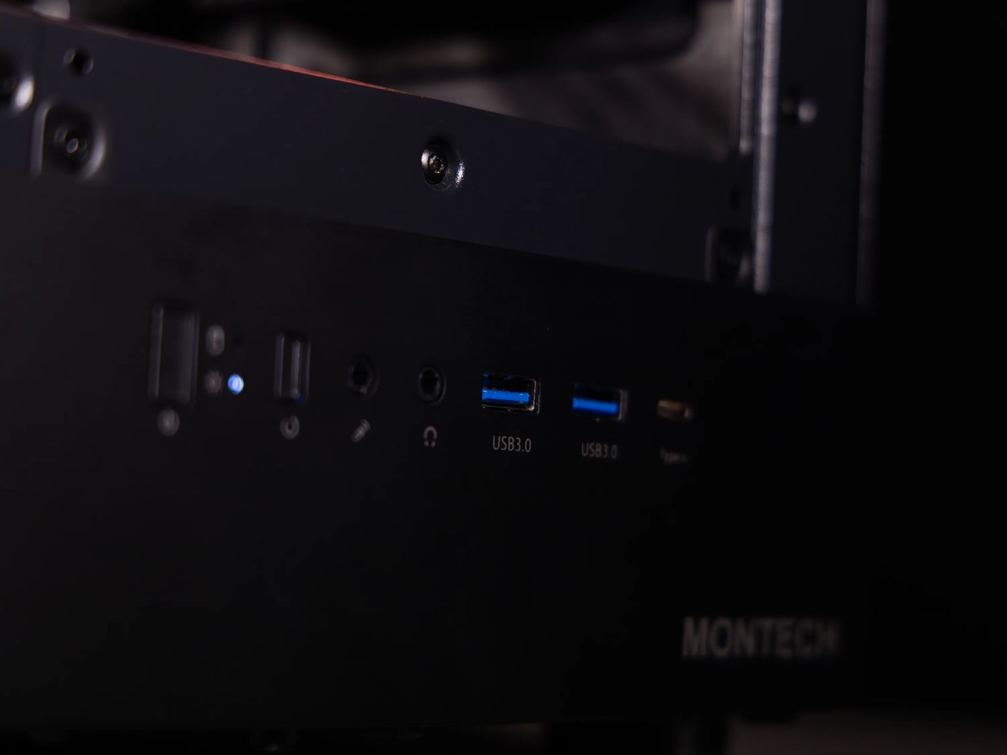 💥 Blitz 💥  RX 9070 XT / AMD R7 9700X / 1TB NVME / 32GB DDR5 RAM / 240 AIO / Windows 11 Pro