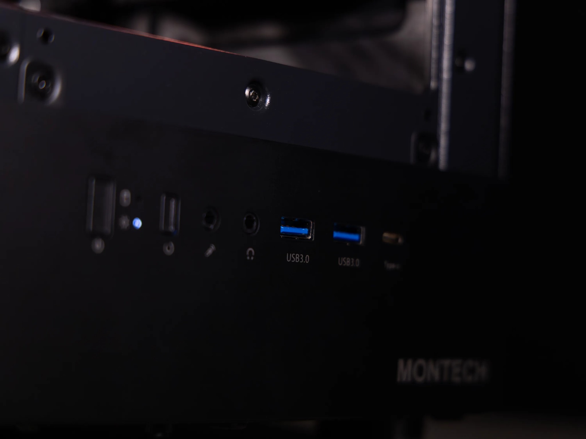 💥 Blitz 💥  RX 9070 XT / AMD R7 9700X / 1TB NVME / 32GB DDR5 RAM / 240 AIO / Windows 11 Pro