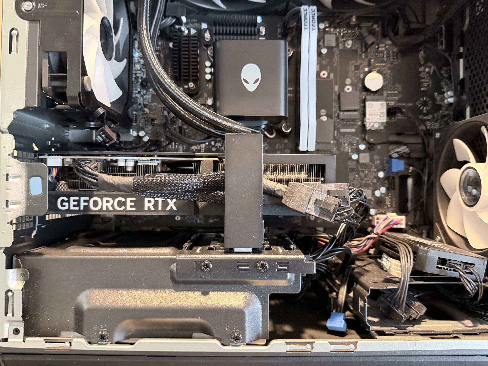 Alienware Aurora ACT 1250/5060Ti 8GB