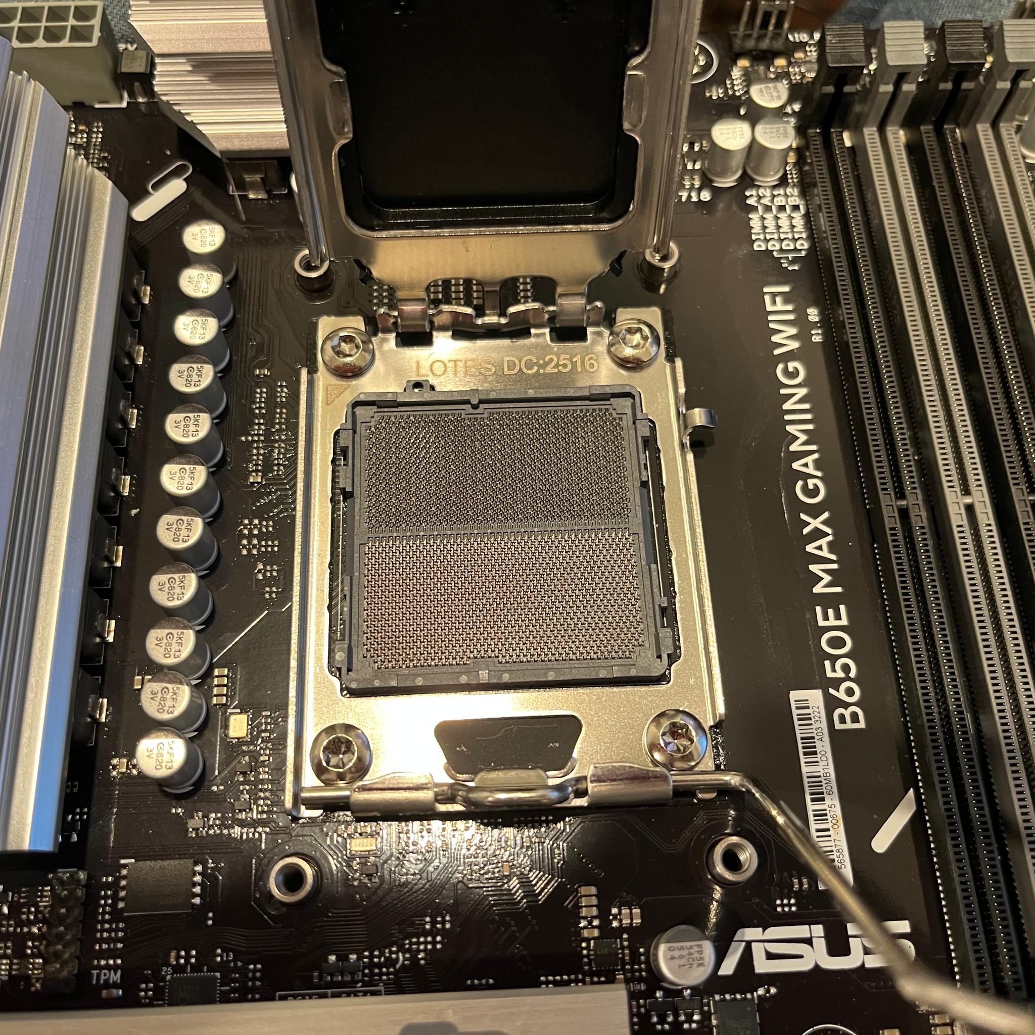 ASUS B650e Max Gaming WiFi - PCIe 5.0x16 slot!