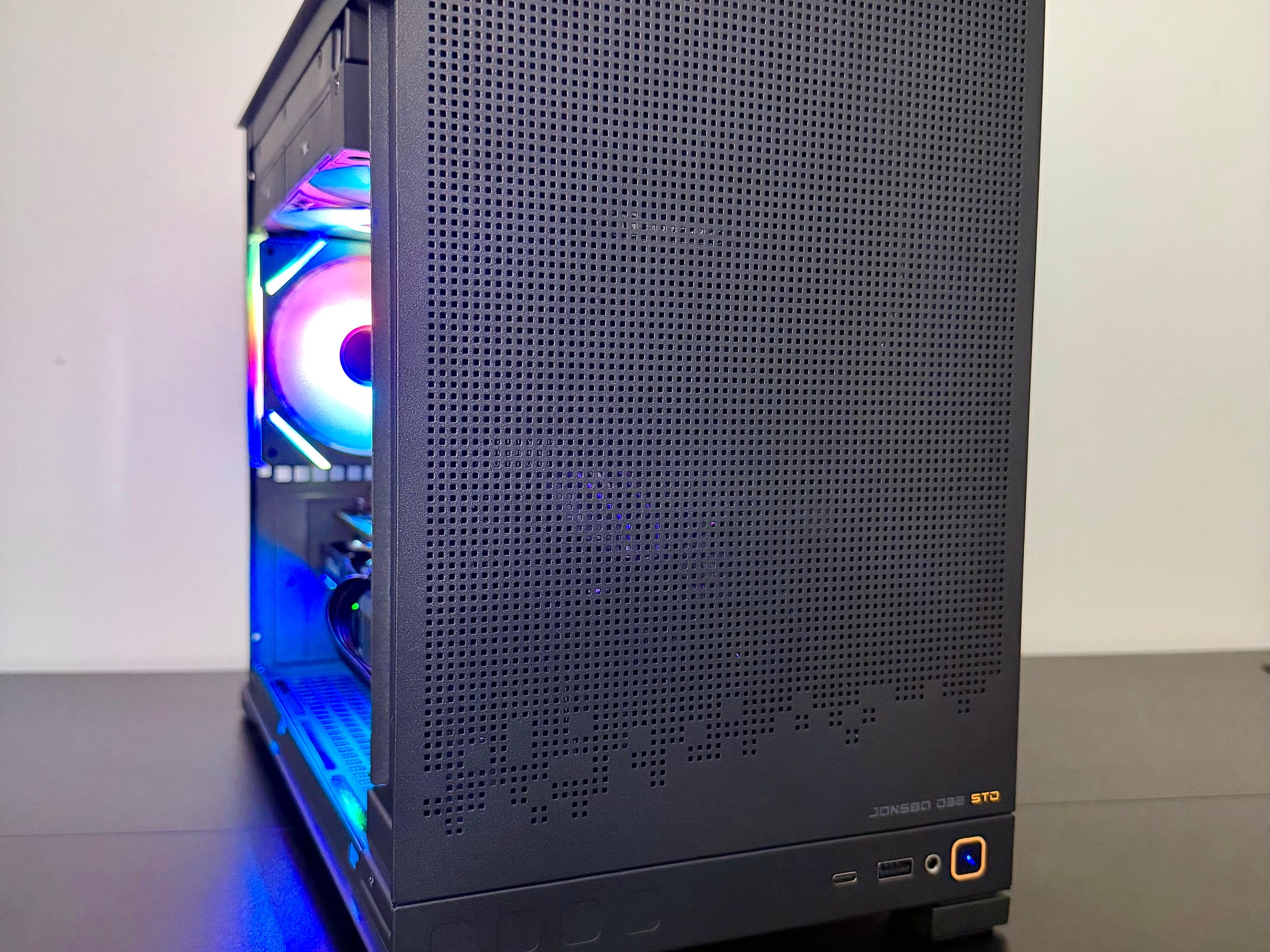 Ryzen 7700x | 9060xt 16GB | 32GB DDR5 | 1TB SSD With LCD Liquid Cooler Gaming PC