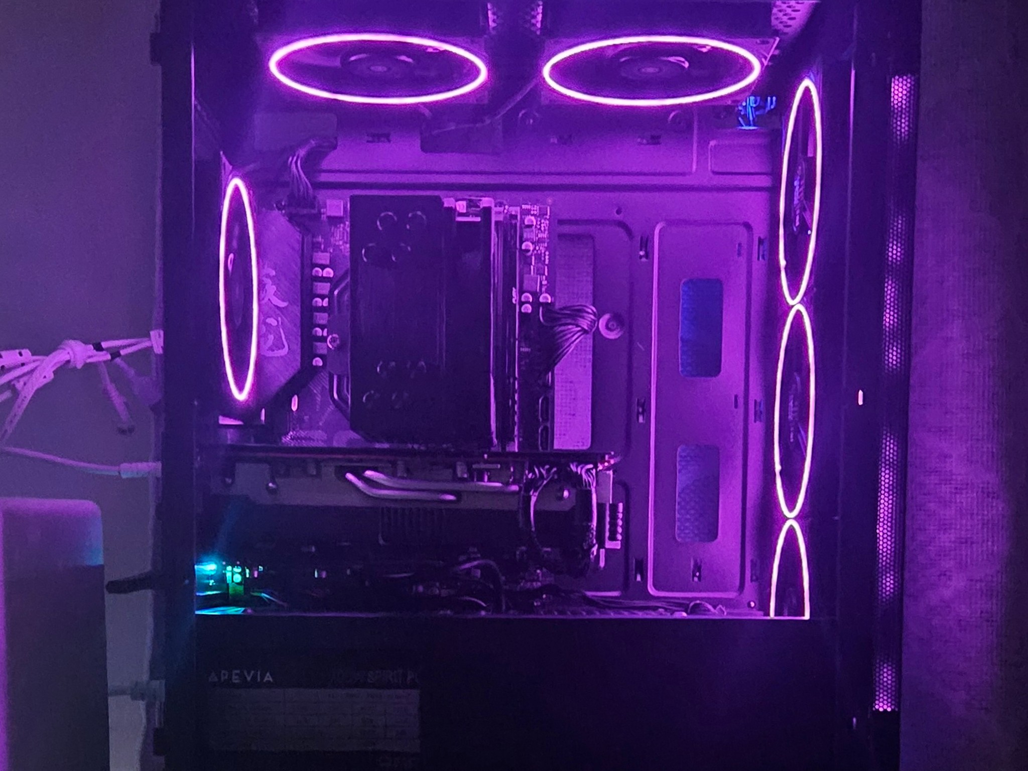 Stealth Knight Ryzen 5500 and RX 5700XT