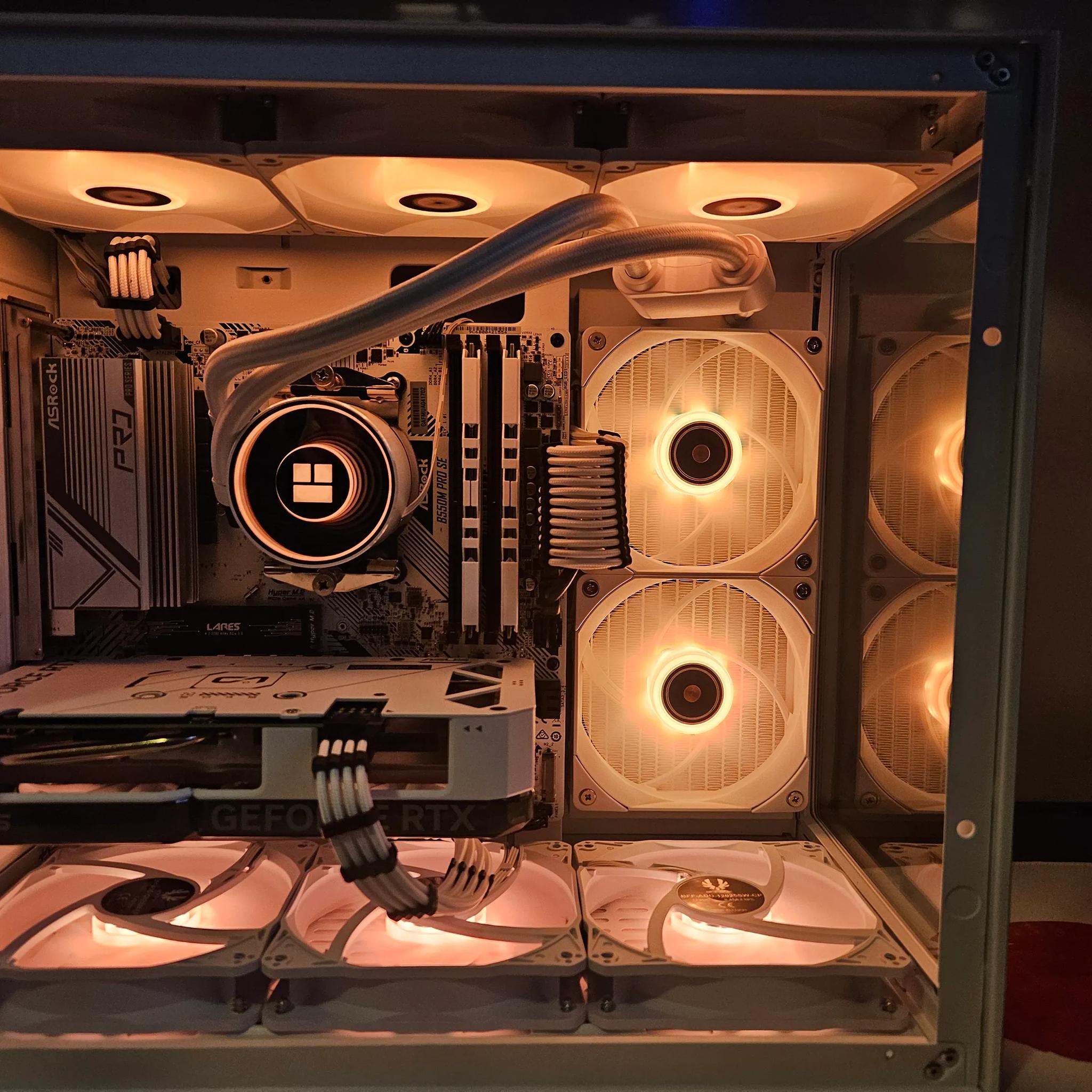 CYBER MONDAY SPECIAL Arctic Beast Ryzen 7 5700X / 32GB / 2TB SSD / RTX 4060