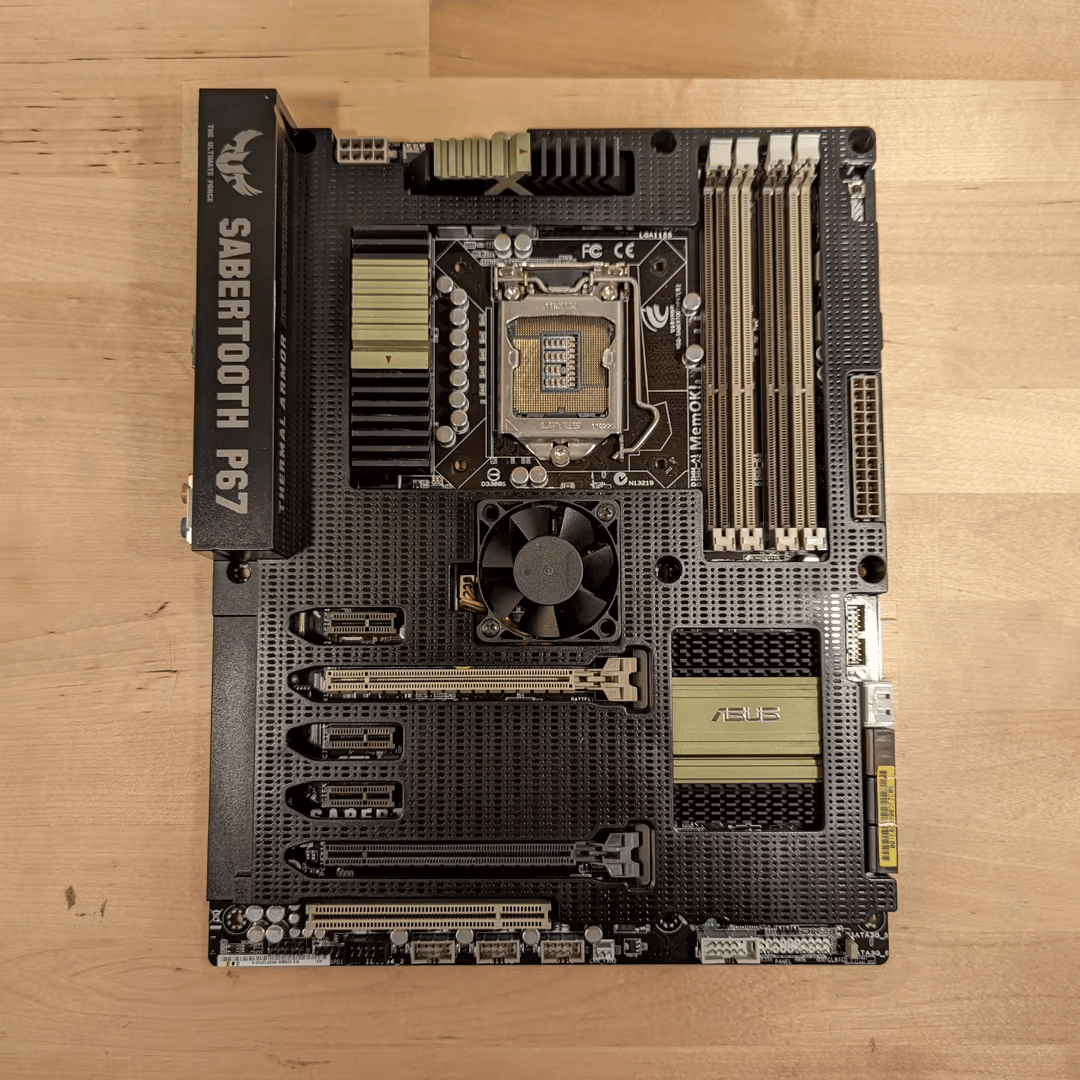 ASUS SABERTOOTH P67 Intel P67 Express LGA 1155 DDR3 Motherboard USB3.0