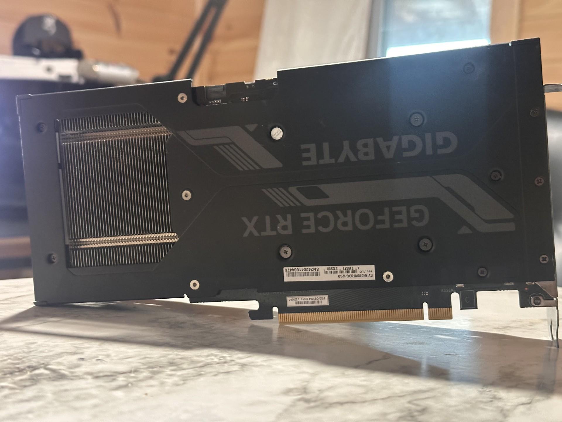 GIGABYTE GeForce RTX 4070 WINDFORCE 2X OC 12G