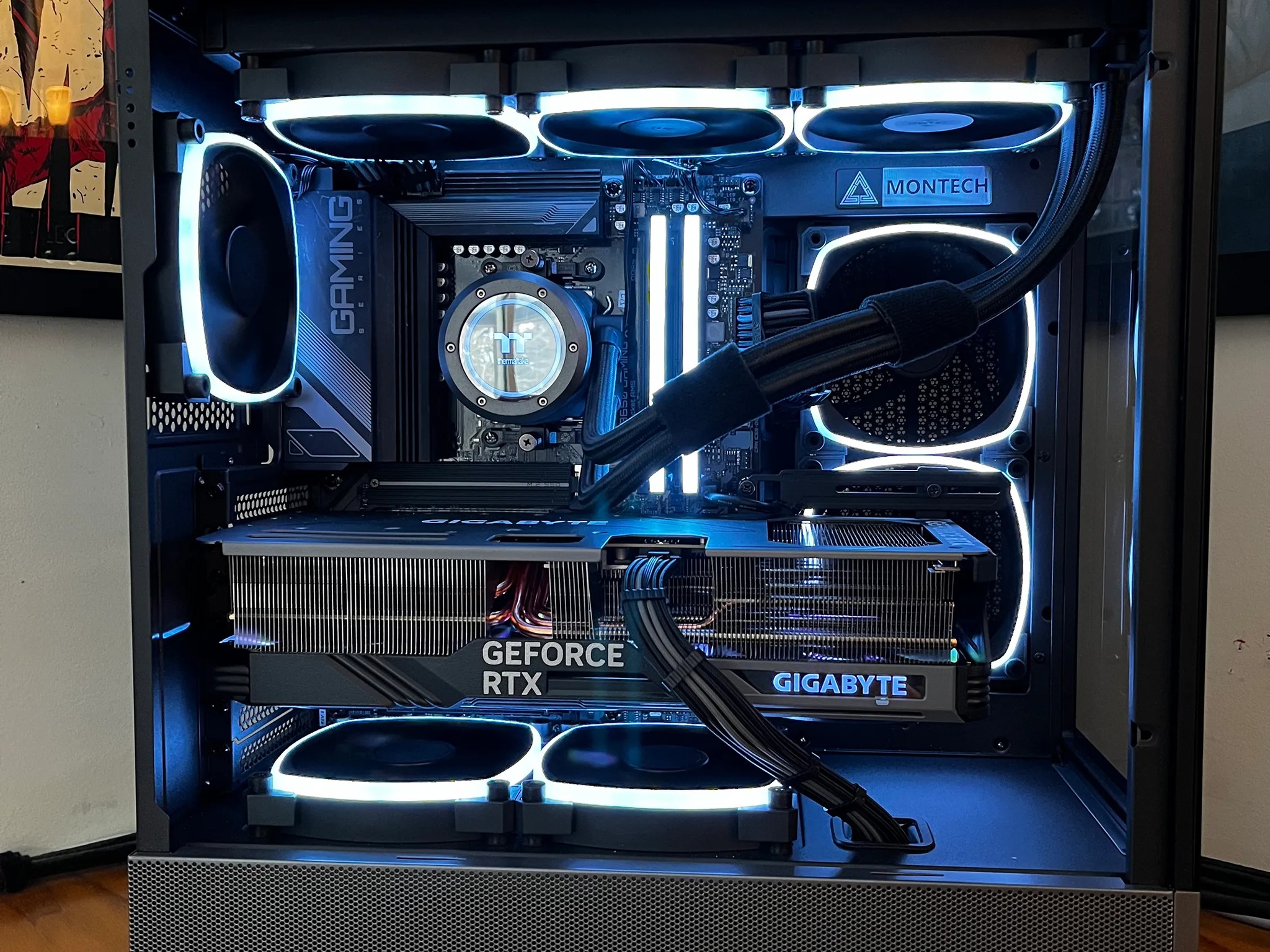 Monolith - RTX 4080 SUPER | Ryzen 7 7800X3D | 32GB DDR5 @ 6000MT/sec | 4TB storage | 1050W PSU