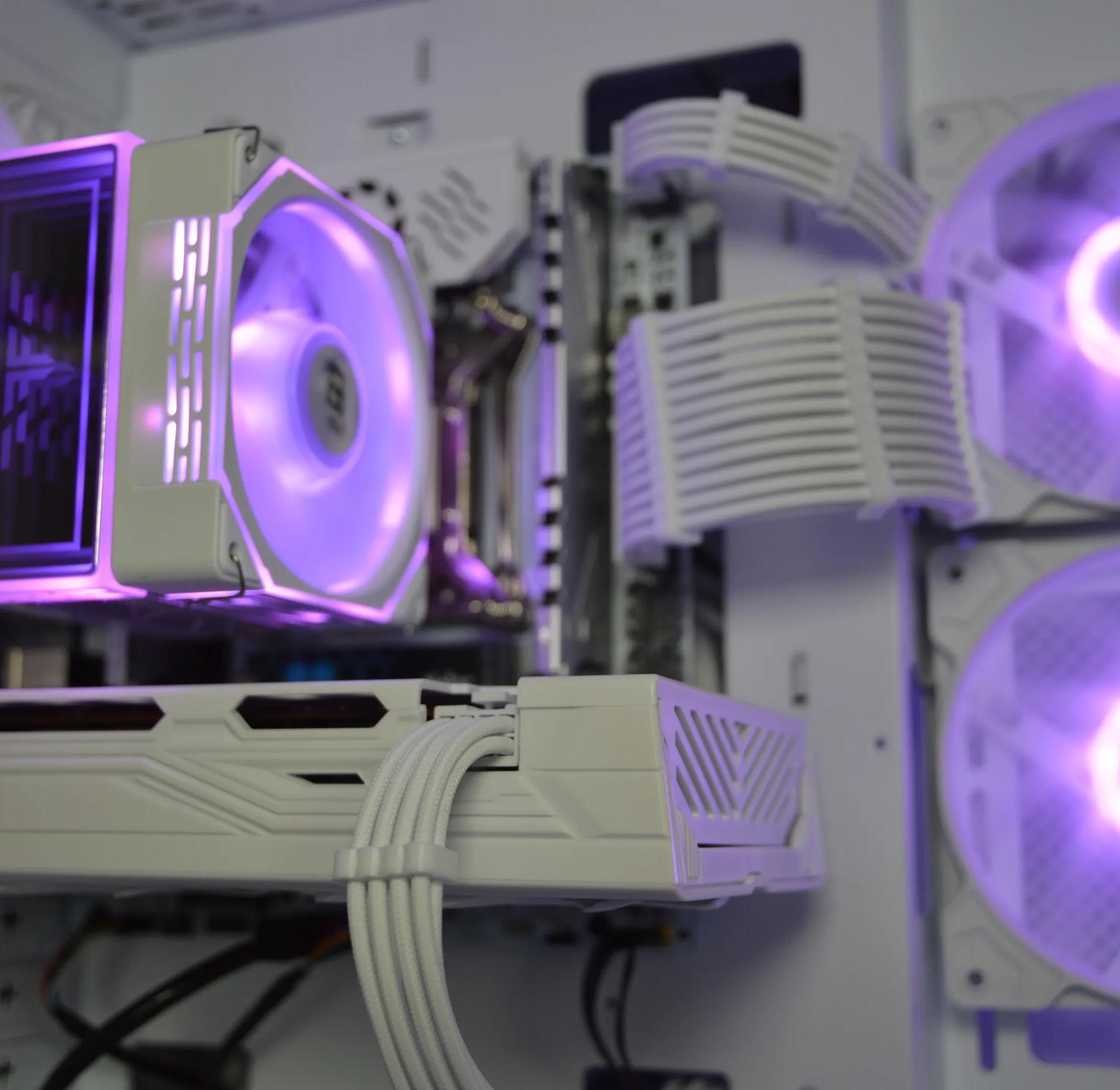 ⚪⚪| RX 580 8GB | INTEL XEON E5 2670 V3 | 16GB RAM | 1TB SSD | Ice Frost |