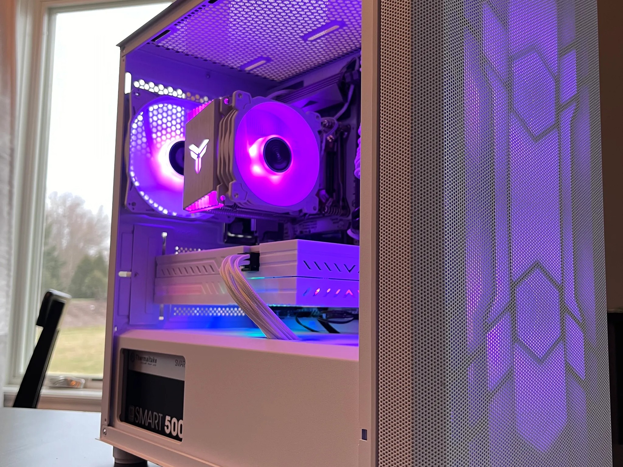 ALL WHITE GAMING PC | RX 580 | I7 5930K EQUIVALENT | 16GB DDR4 | 500GB NVME