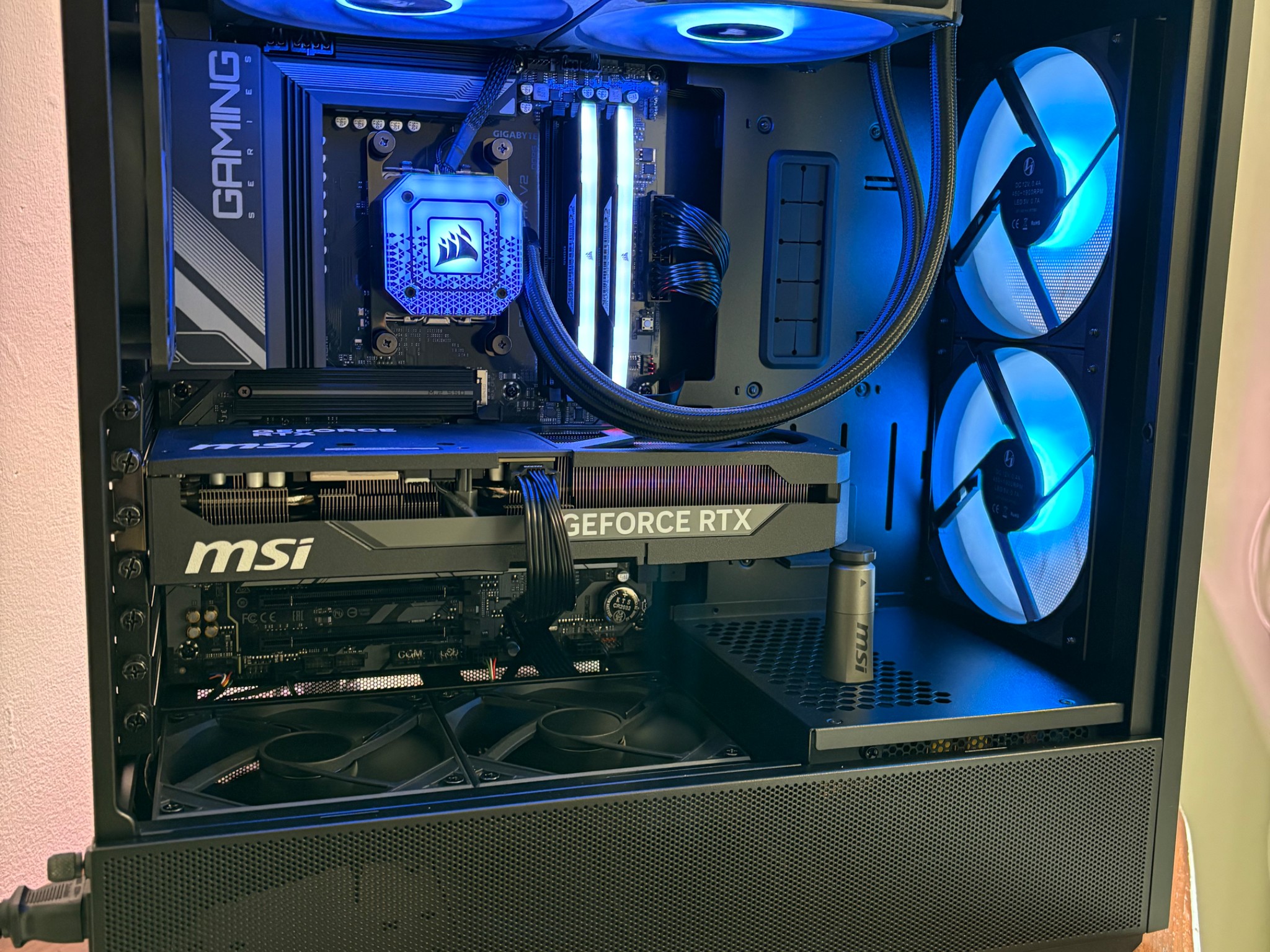 RTX 5070TI | Ryzen 7 9700X | 32GB DDR5 | 2TB SSD | 850W Gold PSU | ARGB Fans | AIO | Lancool 207