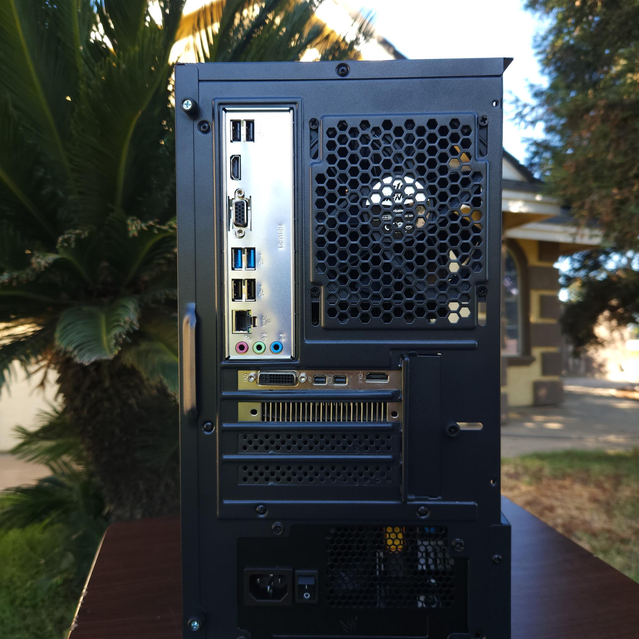 Minimalist Gaming PC – GTX 970 | 16GB RAM | 240GB SSD | Windows 11 Pro