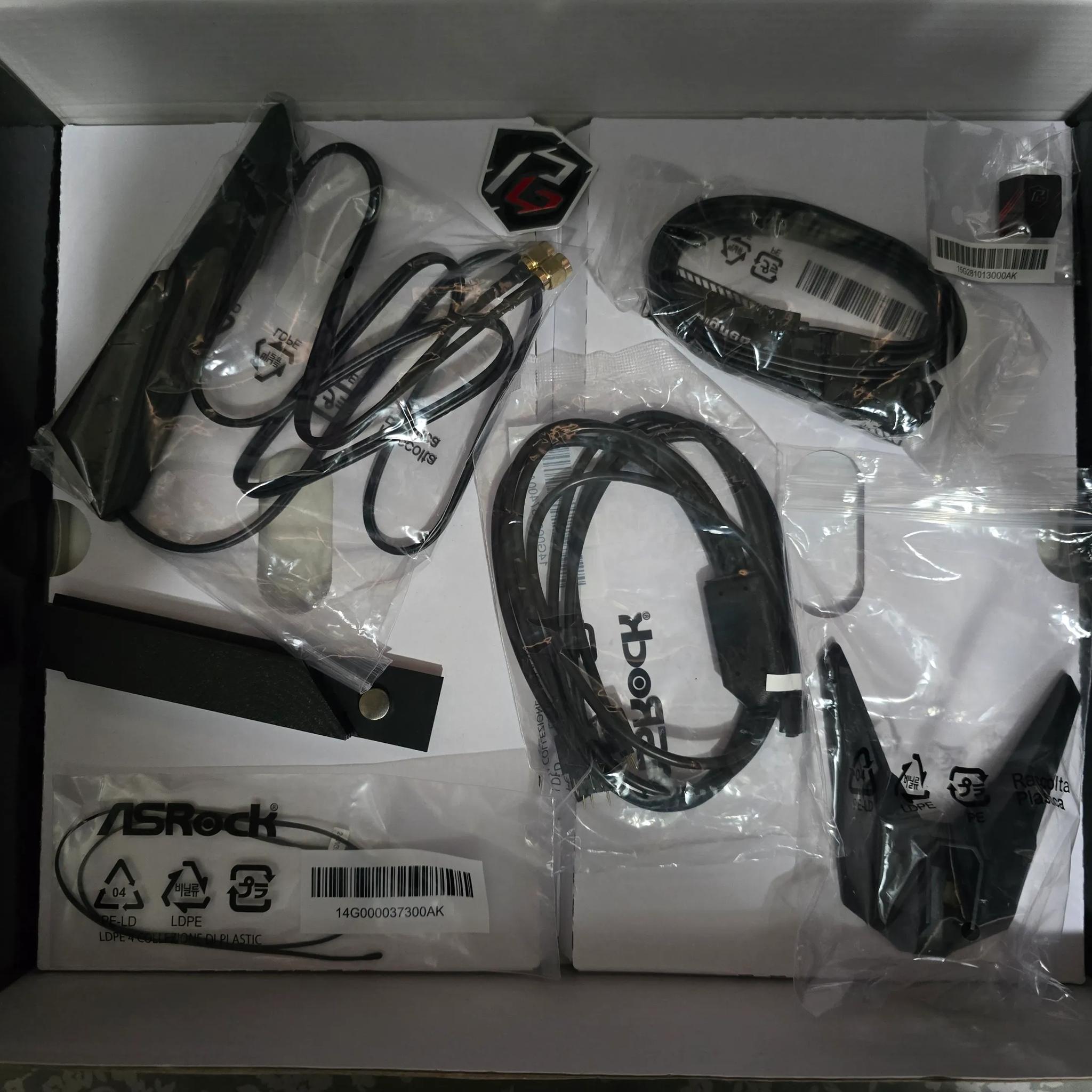 ASRock x870 Riptide, 9800x3D, 4TB 990 Pro Bundle