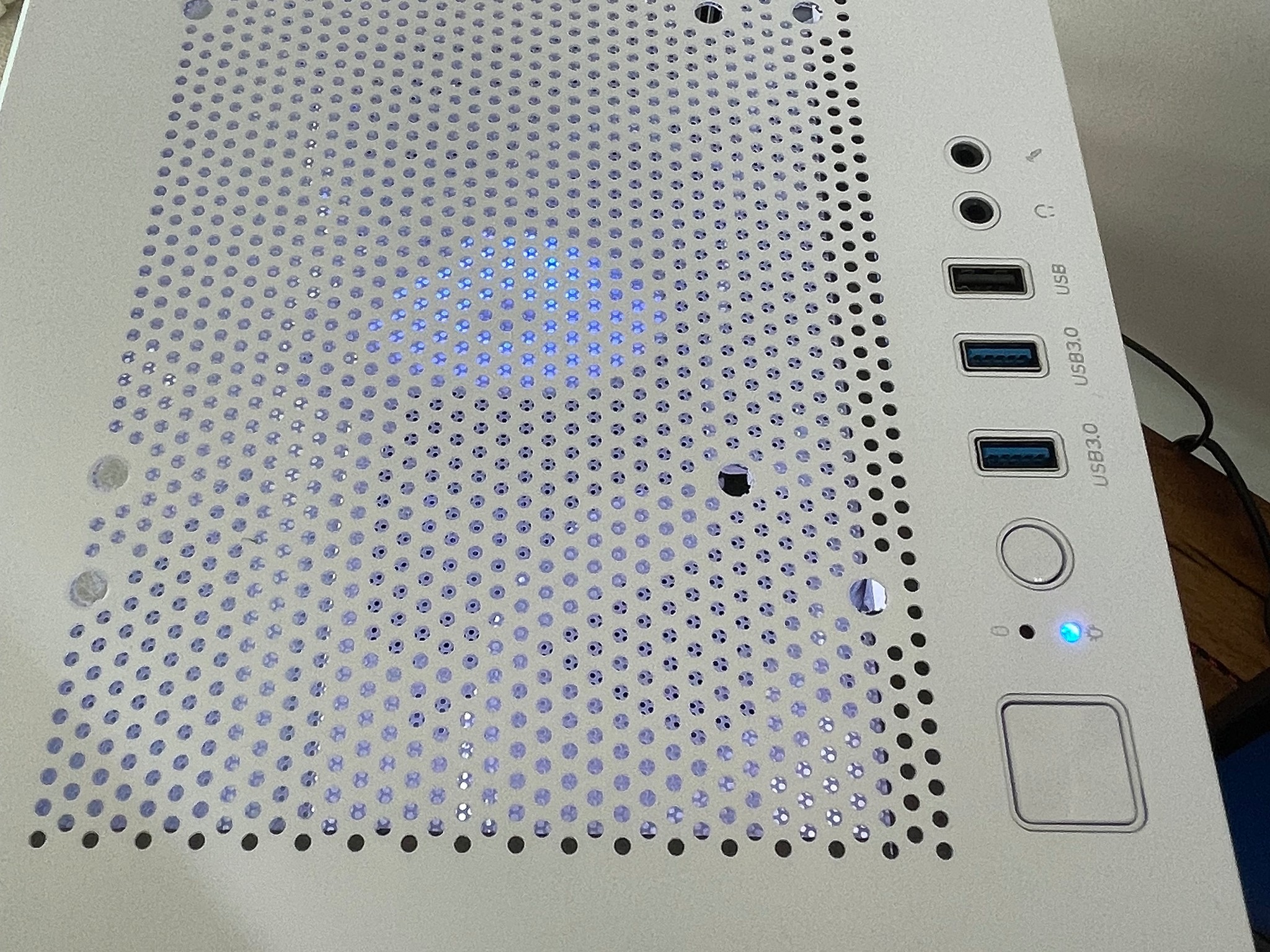 🥶 ALL WHITE 1080p Streaming/Gaming PC | RX 6600, Ryzen 5 3600, 1TB SSD 🥶