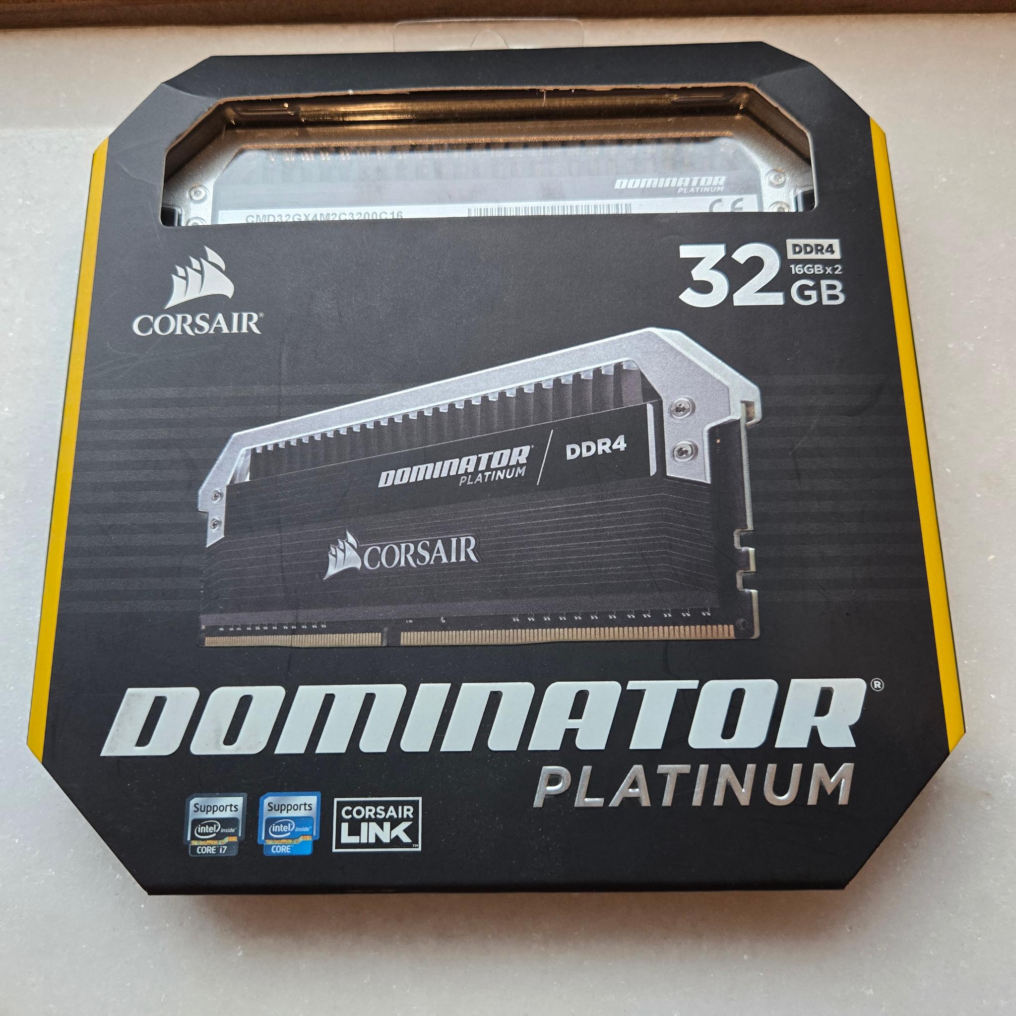 Corsair Dominator Platinum 32GB (2x16)DDR4 3200MHz