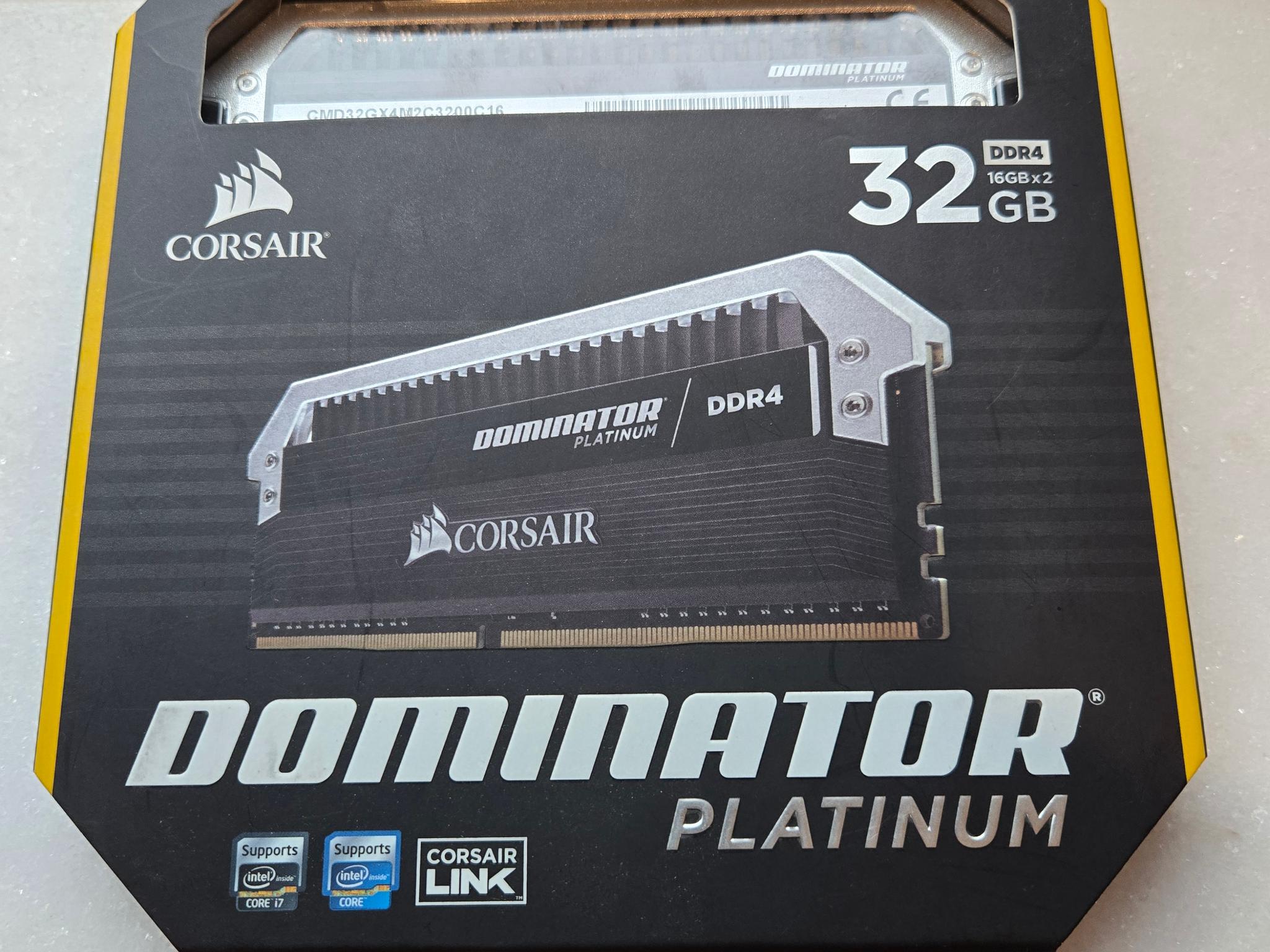 Corsair Dominator Platinum 32GB (2x16)DDR4 3200MHz