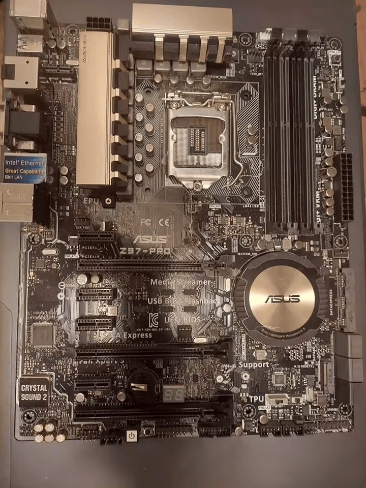Asus z97-PRO ATX LGA1150 Motherboard