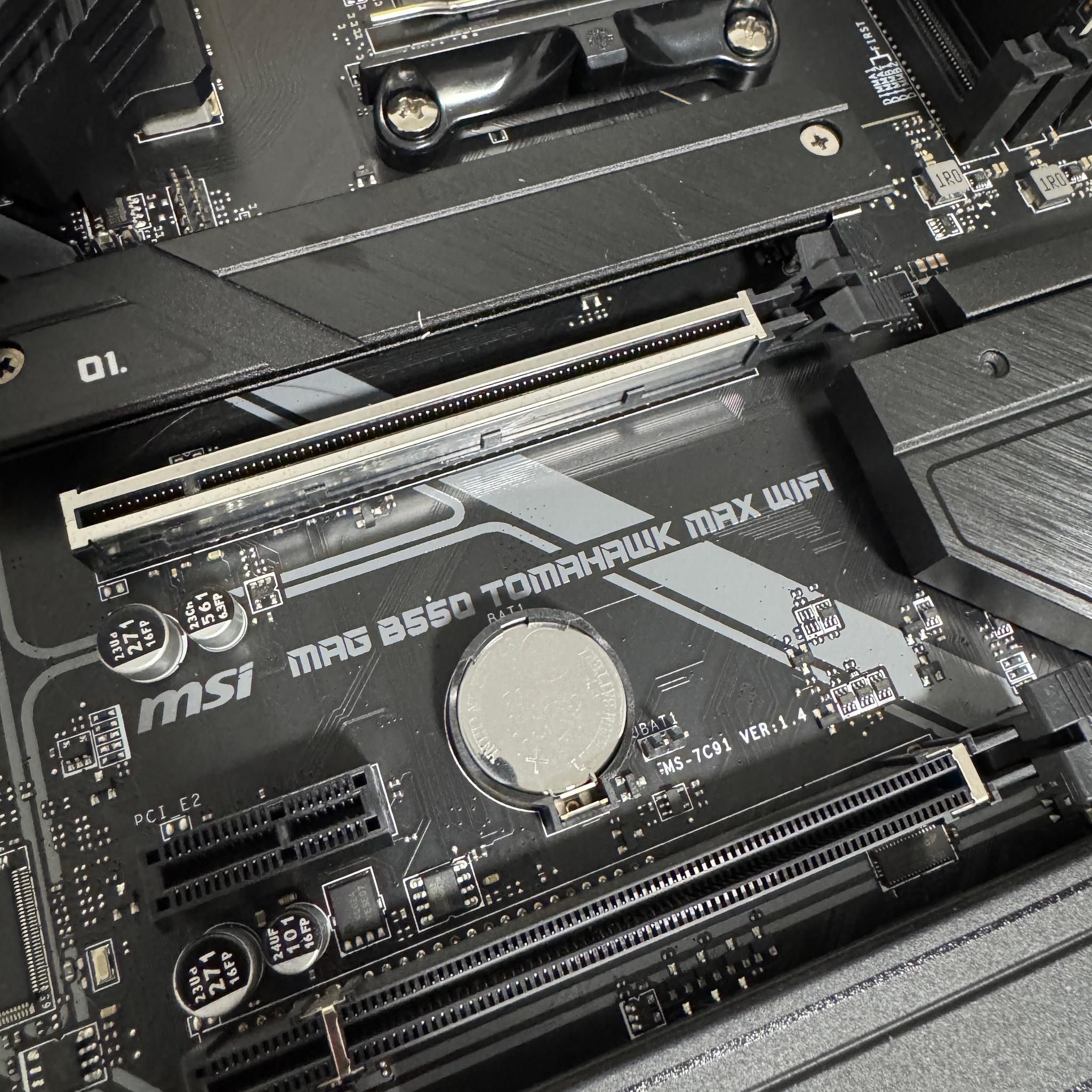 AMD COMBO! Ryzen 7 5800X3D / MSI MAG B550 Tomahawk Max Wifi / Corsair 32GB Ram - High End COMBO