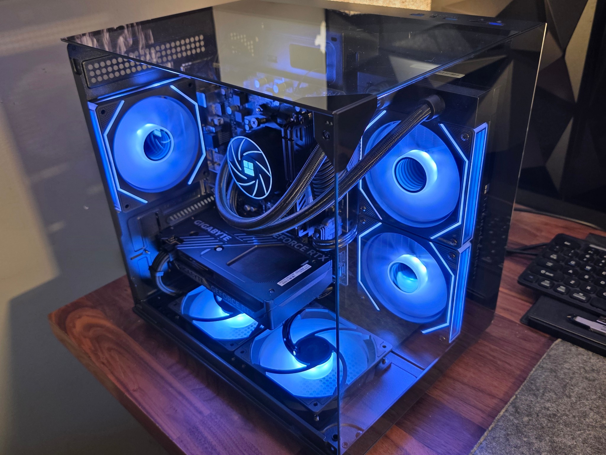 RTX 5060 + RYZEN 5 5600X PC