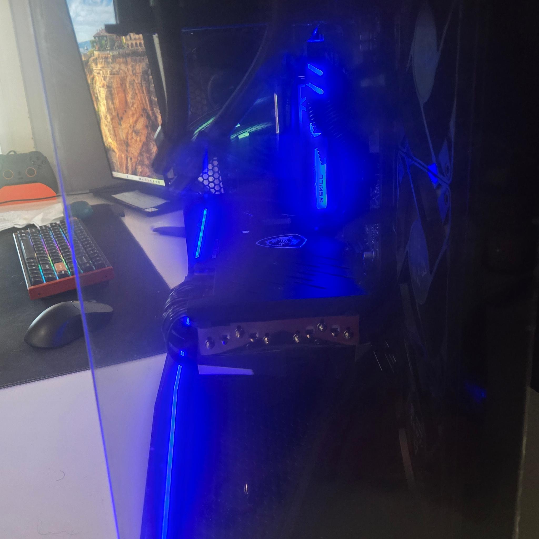 RX 6950xt - ryzen 7 5800x