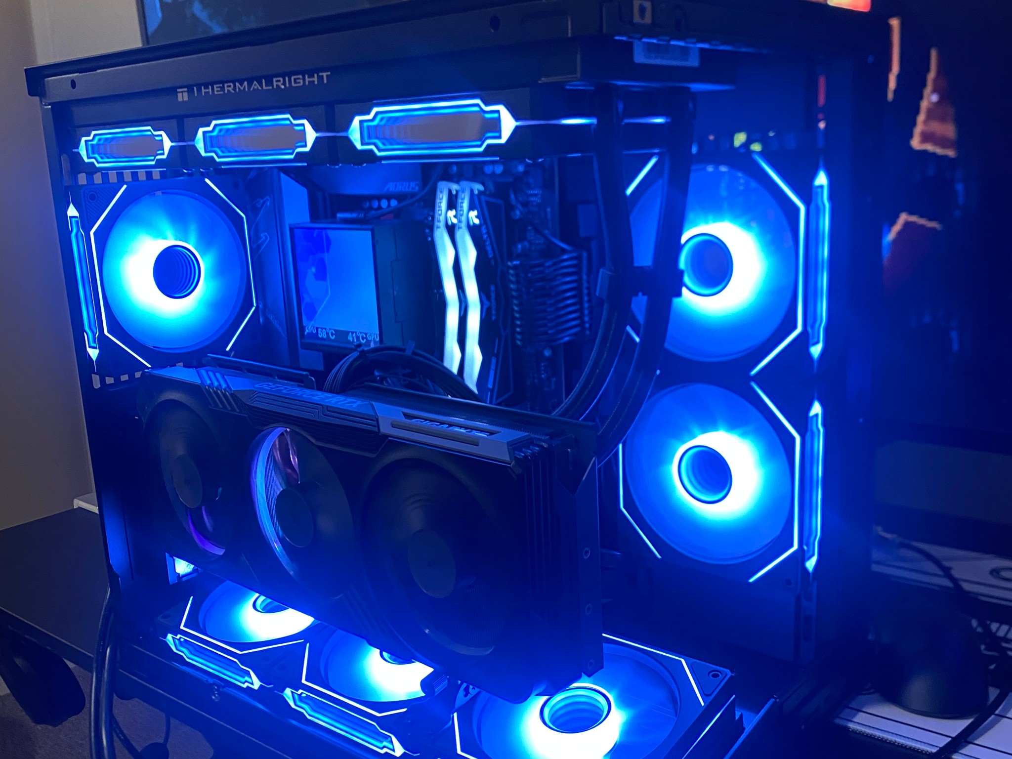 LITTLE TITAN GAMING PC | AMD RYZEN 7 7800X3D | NVIDIA RTX 4070 Ti | 32GB DDR5 | 1TB