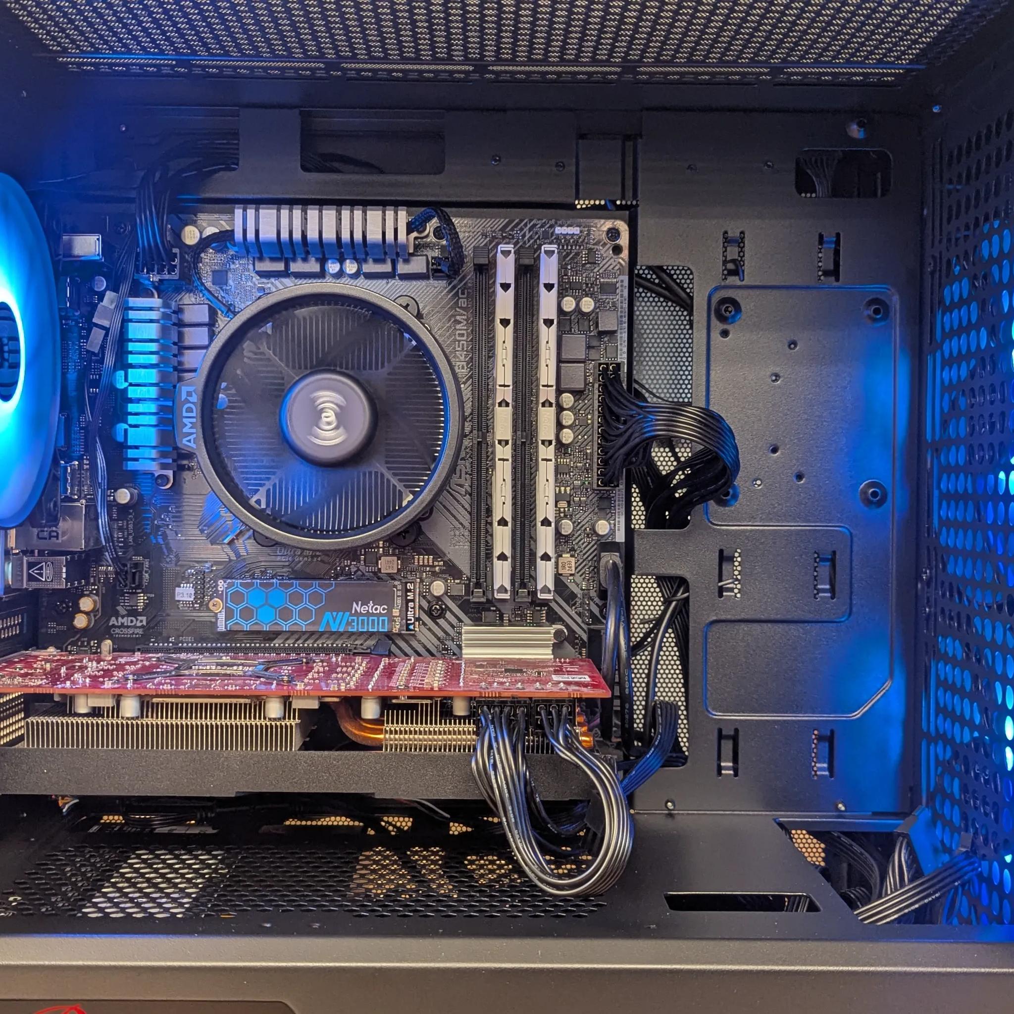Hydra – 5700 XT / Ryzen 5 5500 – 16GB RAM, 1TB NVMe, 650W Gold – MicroATX Gaming PC
