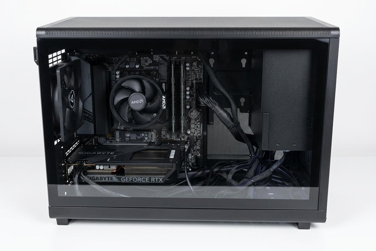 Lian Li A3 mATX Build | Ryzen 5 5500 | Gigabyte 5060 | 16GB DDR4 | 1 TB NVME