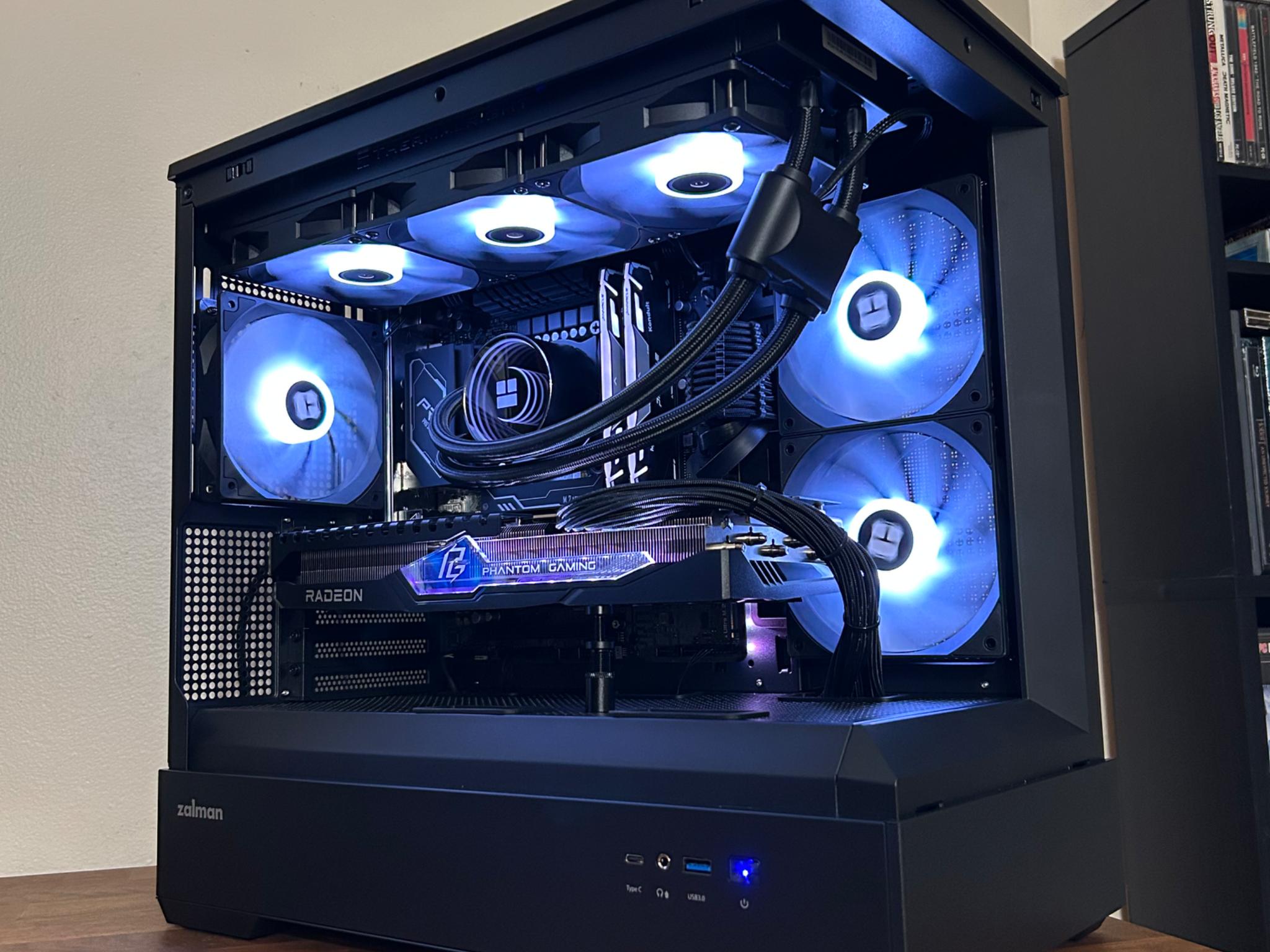 RX 7700XT 12GB | Intel i5 12600K | 32GB DDR4 | 1TB SSD | The Phantom RX
