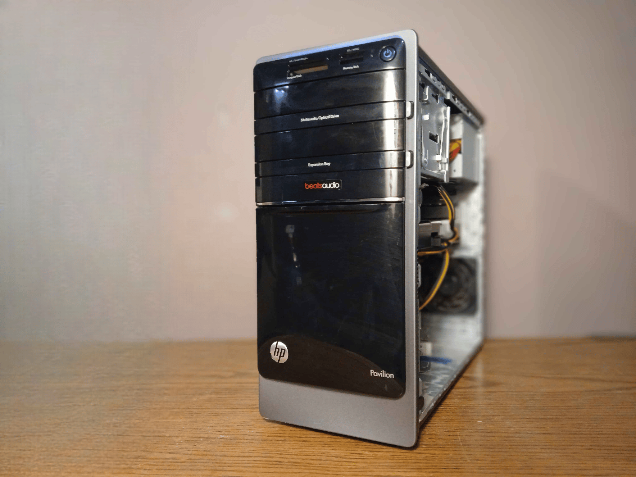 GTX 760 | Xeon e3-1240v2 | 16gb ram | 275gb ssd | Upgraded office pc