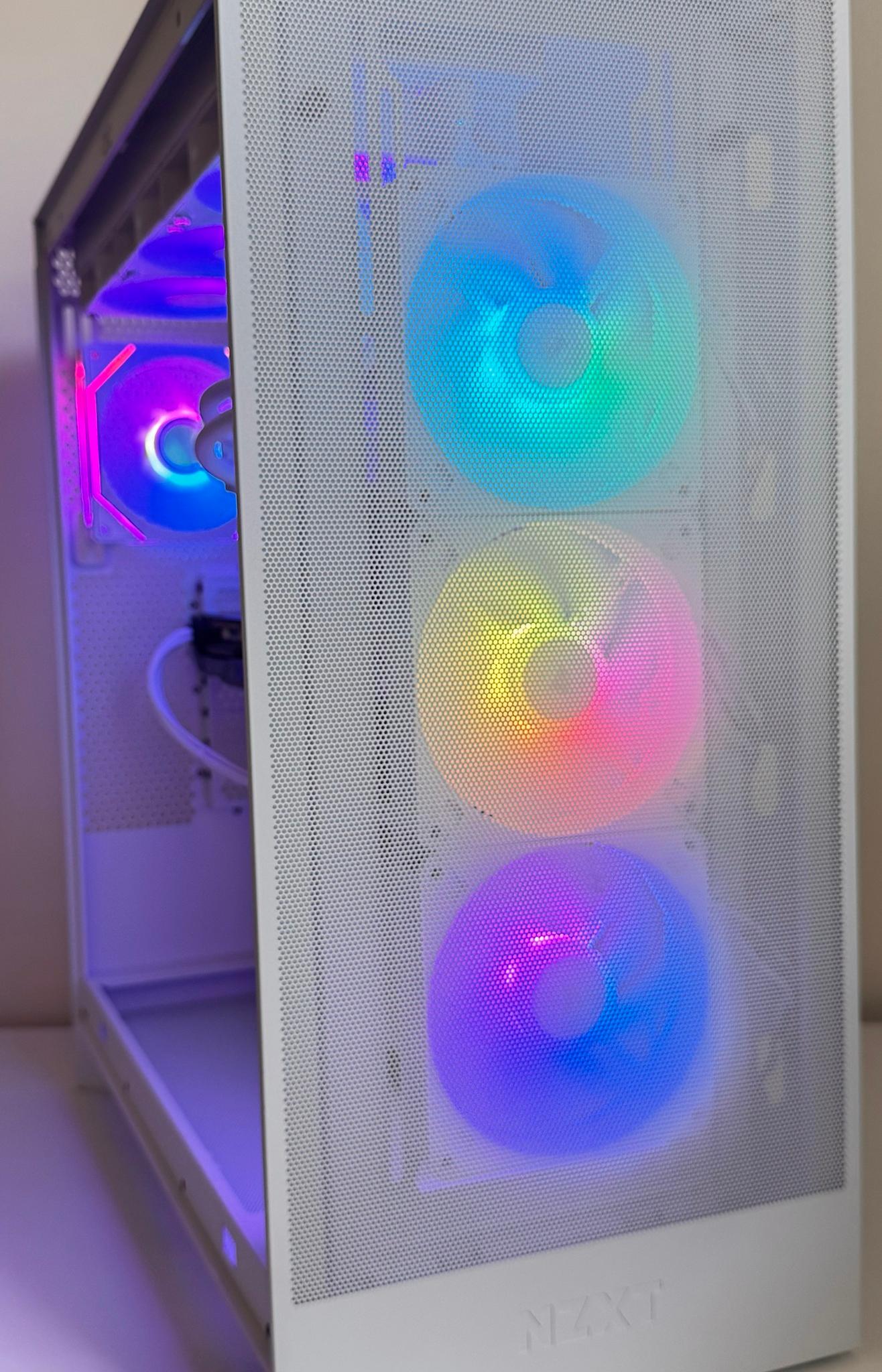 AMD Ryzen 7 8700F 32GB DDR5 RAM GeForce RTX 5060 1TB NVMe SSD NZXT H7 Flow AM5 Gaming PC