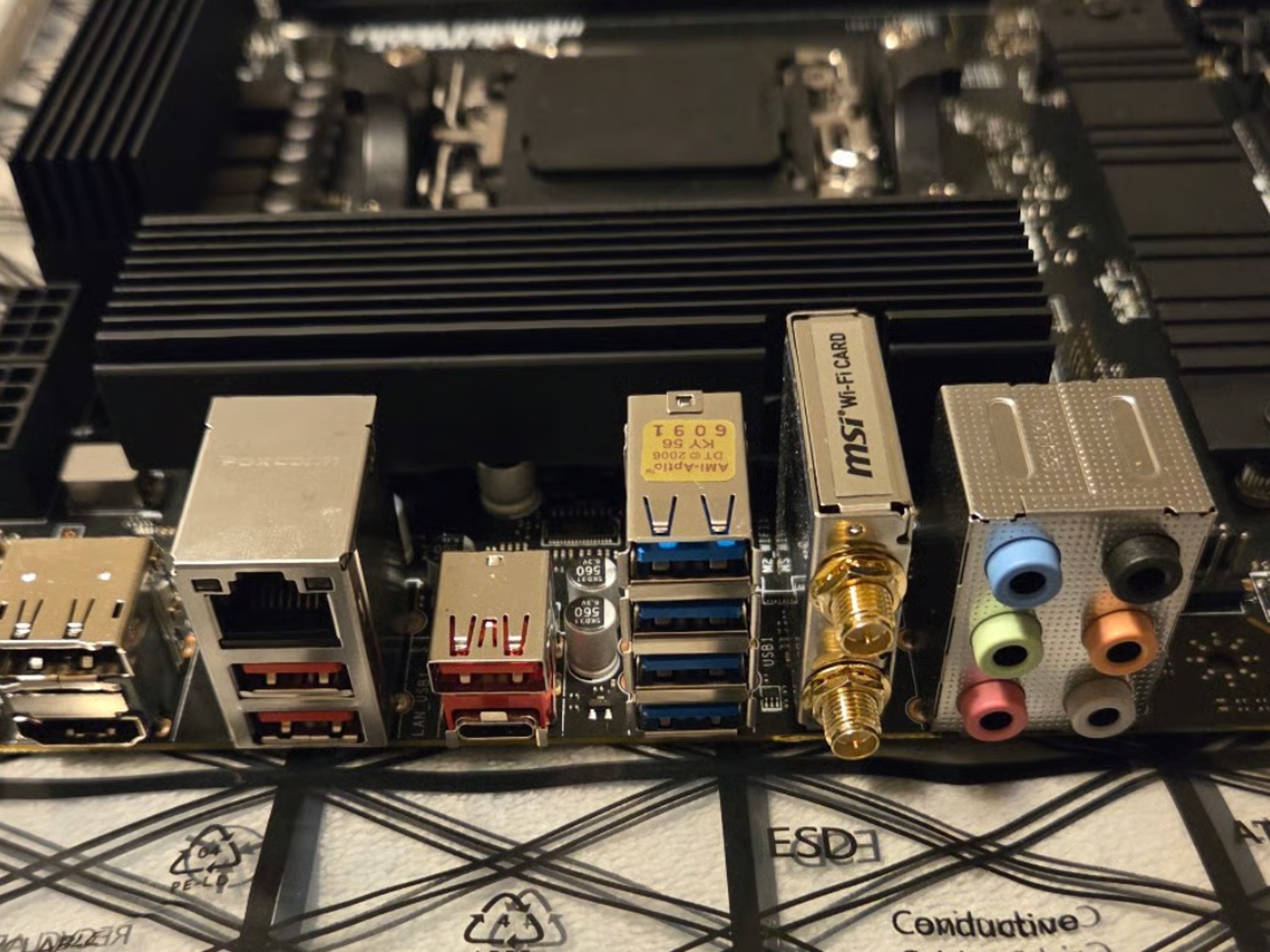 New Ryzen 5 7600x MSI PRO B650-S WiFi Motherboard