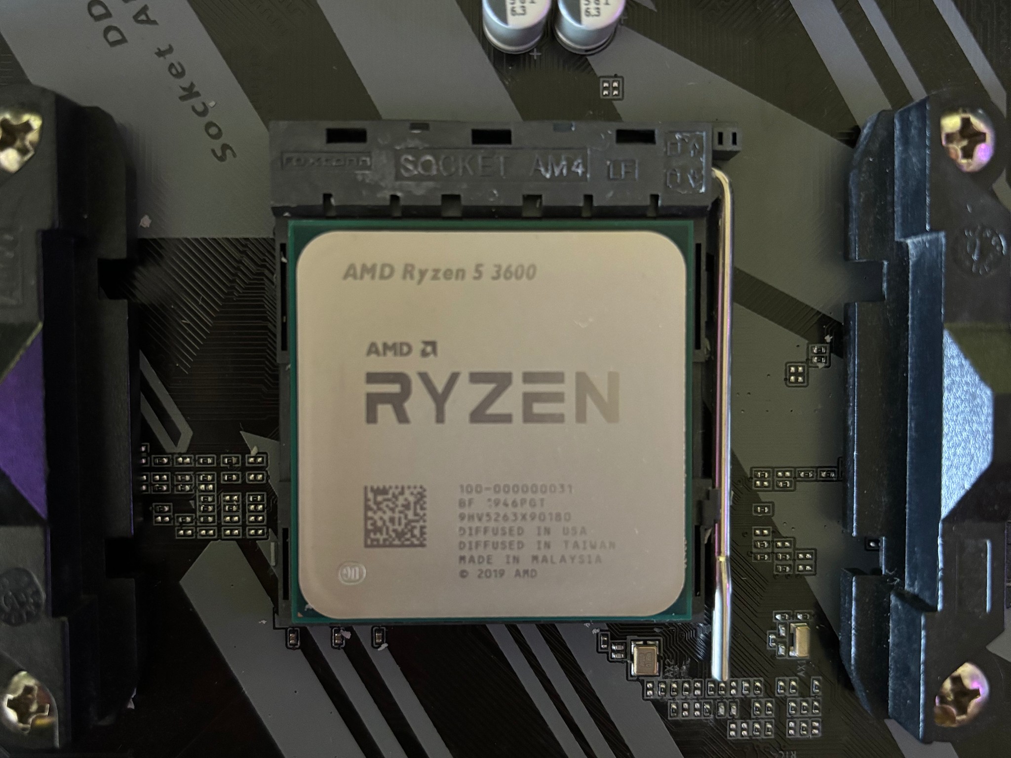 CPU/MB/RAM COMBO | AMD Ryzen 5 3600 | Gigabyte X570 UD | 32GB Corsair Vengeance DDR4 3600 MHz