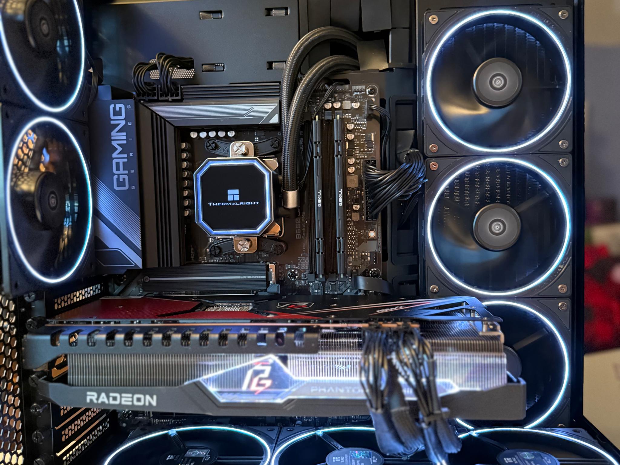 Black Box v3 - RX 7900 XT | Ryzen 7 7700X | 32GB DDR5 | 1TB SSD