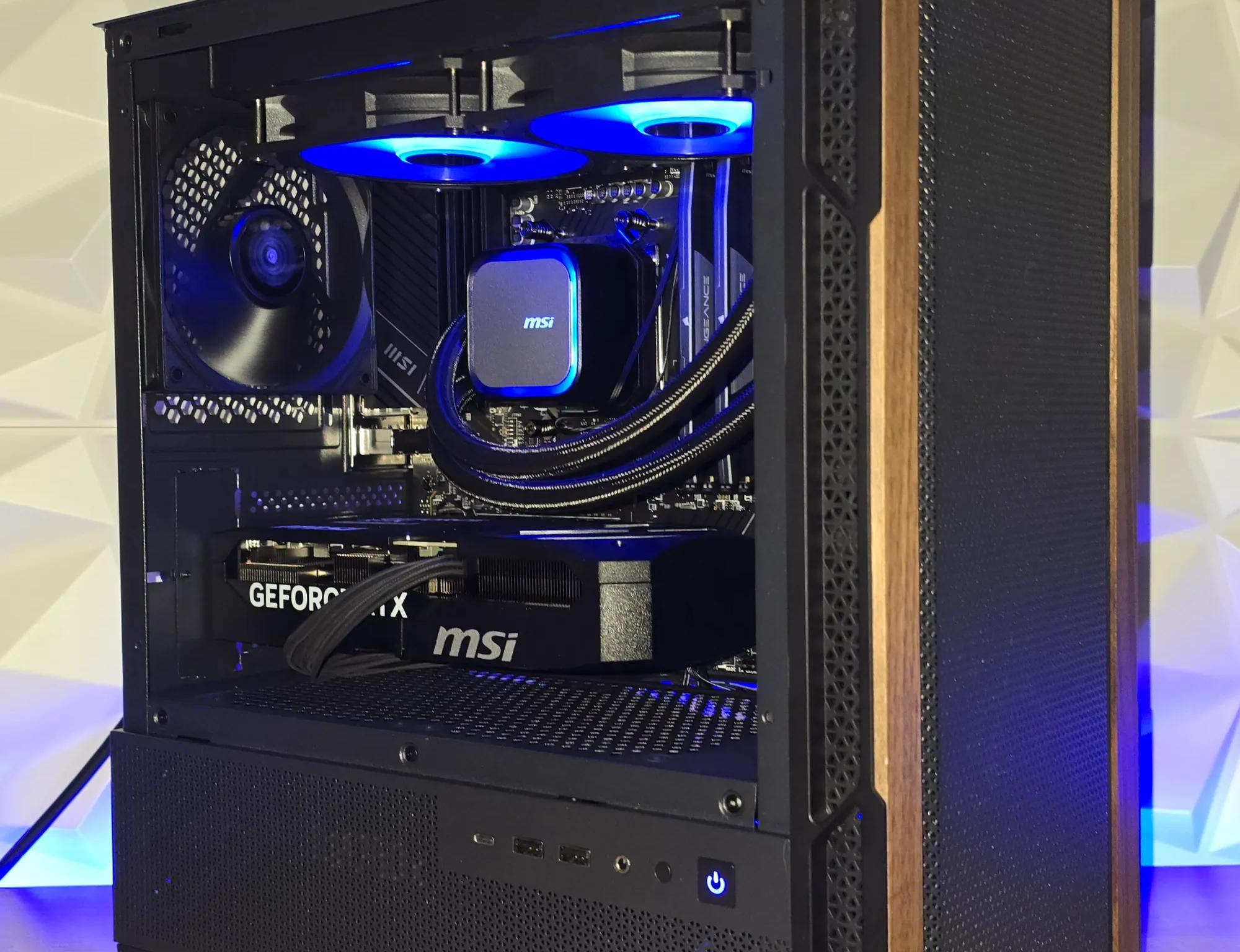 New GeForce RTX 5070 with AMD Ryzen 7600x 32GB DDR5 RAM WiFi