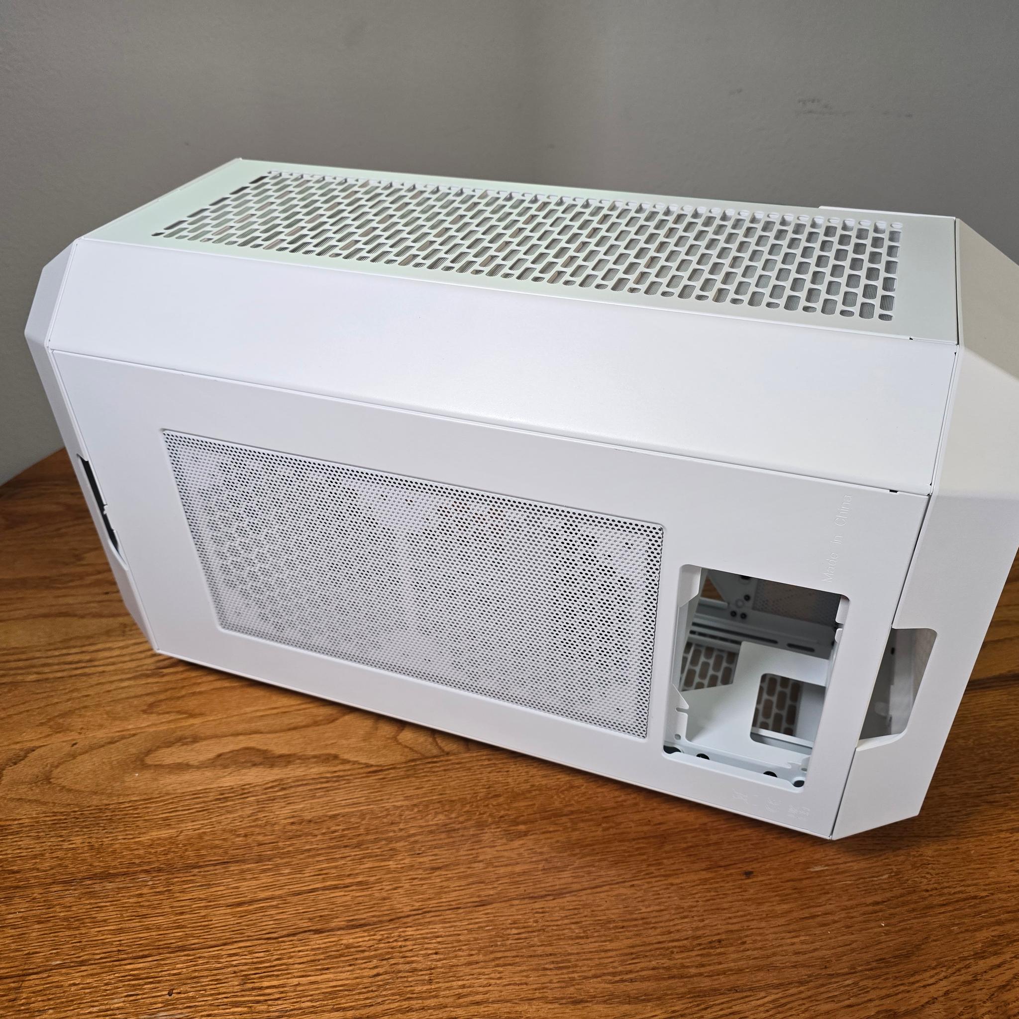 Like New White Thermaltake Tower 300 Case w/ LCD Screen & Chassis Stand Kit!!