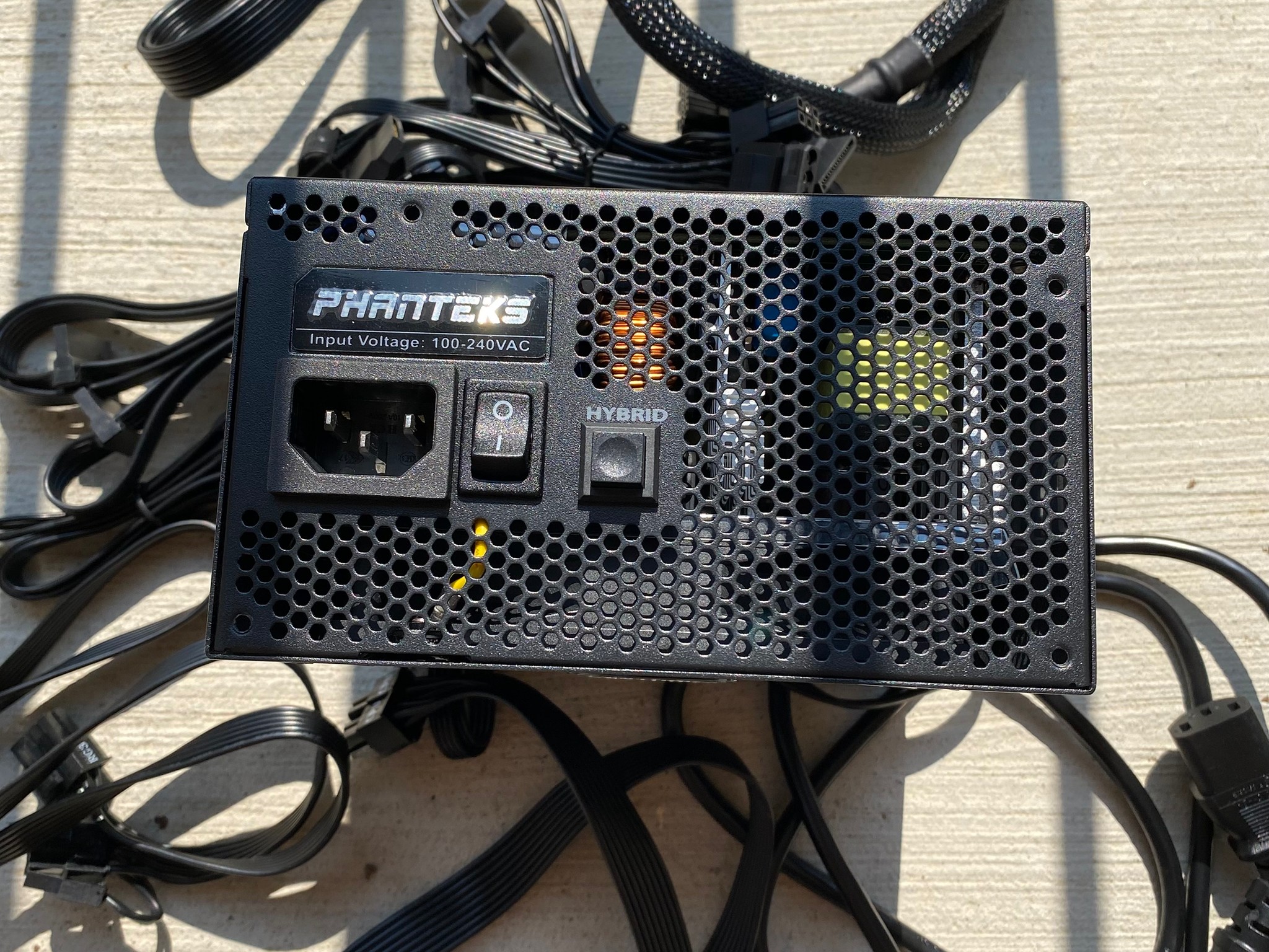 Phanteks AMP 550w 80+ Gold ATX PSU