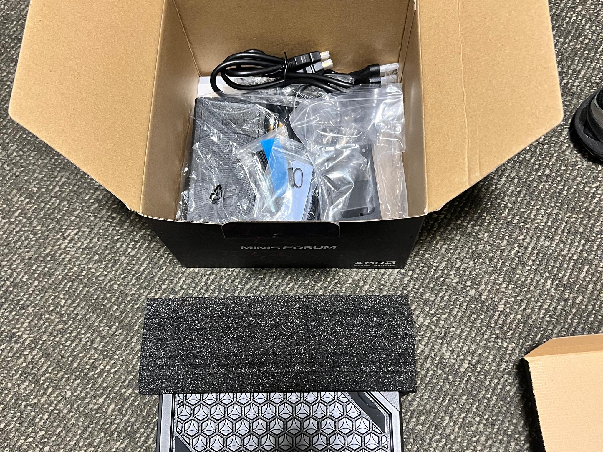 BAREBONES Minisforum Neptune HX100G Mini-PC w/ AMD Ryzen 7840HS/RX6650M